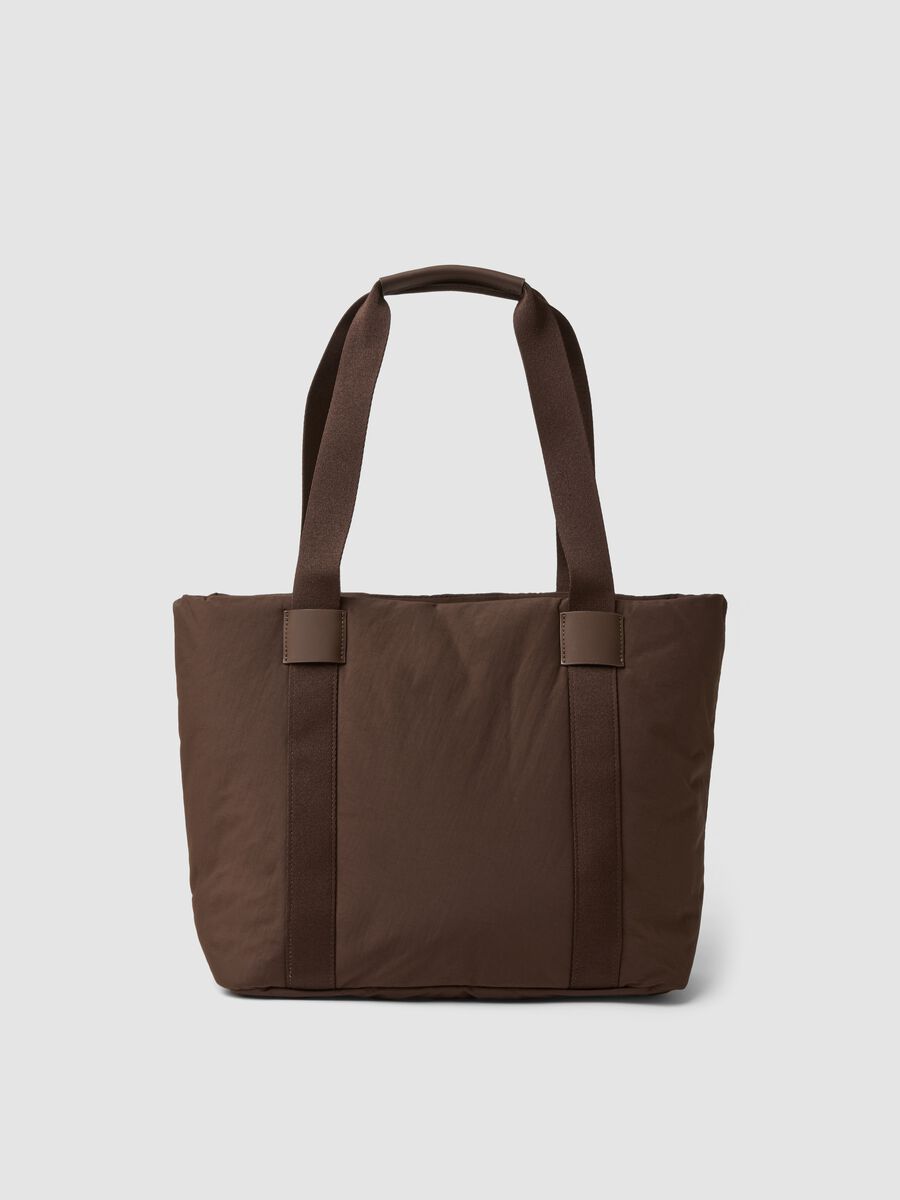 Borsa shopper marrone con tasca esterna arricciata_1