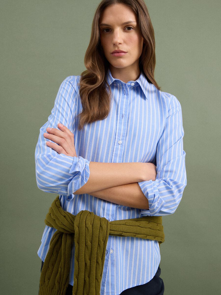 Light blue poplin shirt with white stripes, regular fit_0