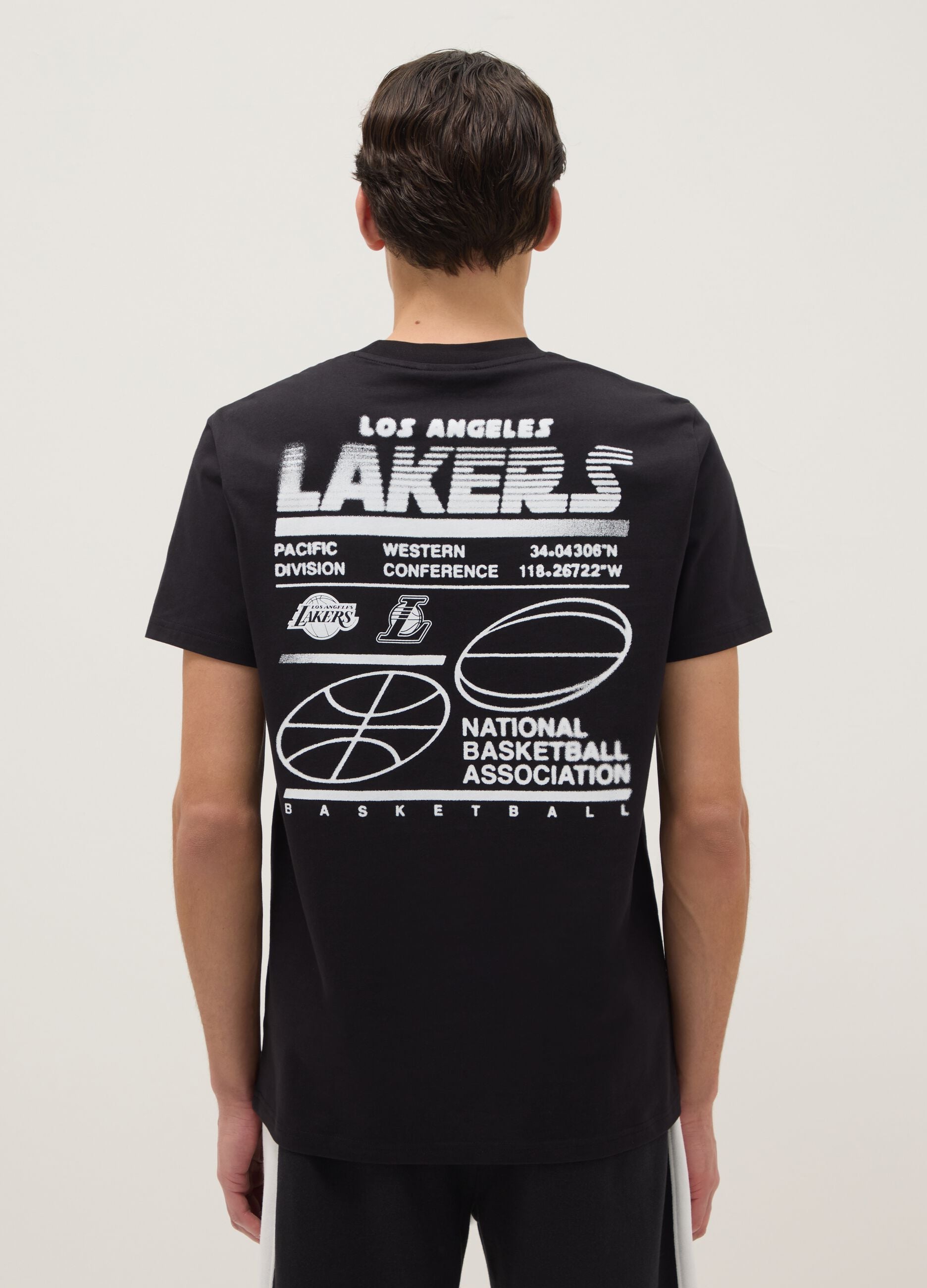 Black pure cotton regular fit t-shirt with Lakers logo