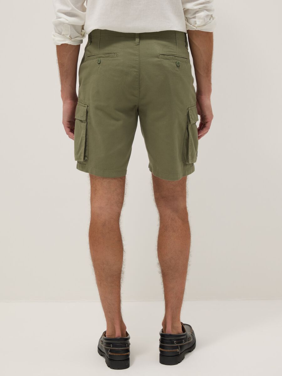 Green regular-fit pure cotton cargo shorts_2
