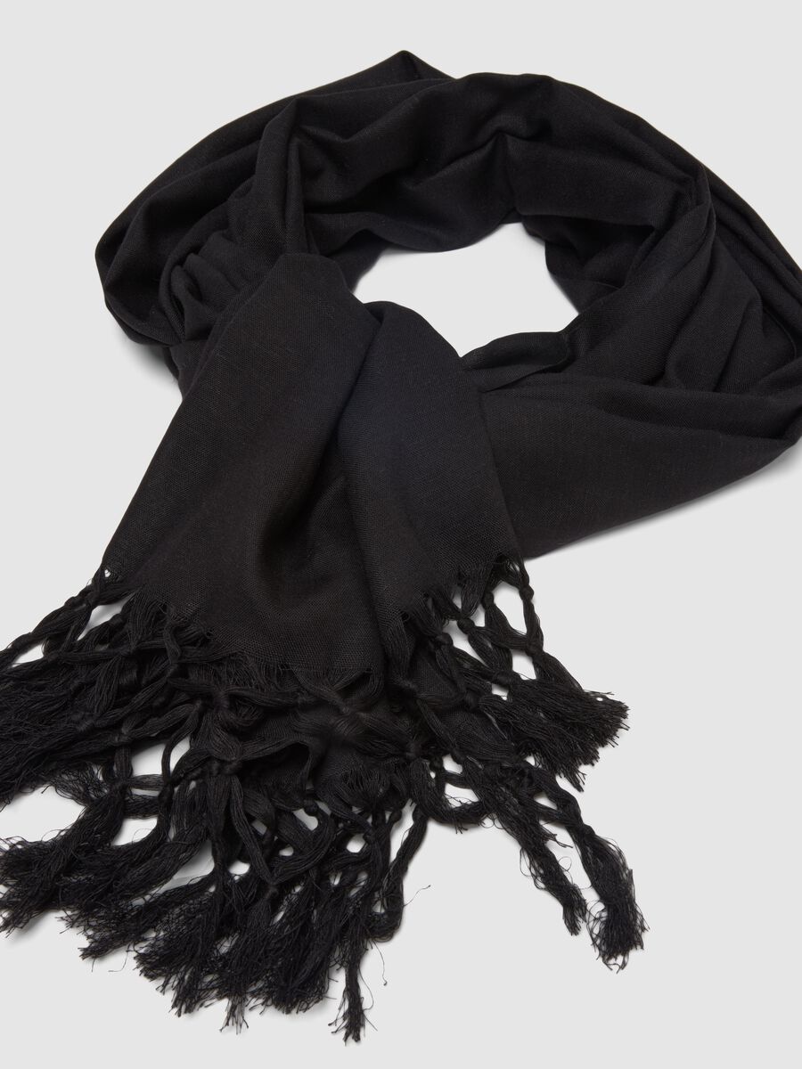 Black scarf in viscose and linen blend with fringes_2