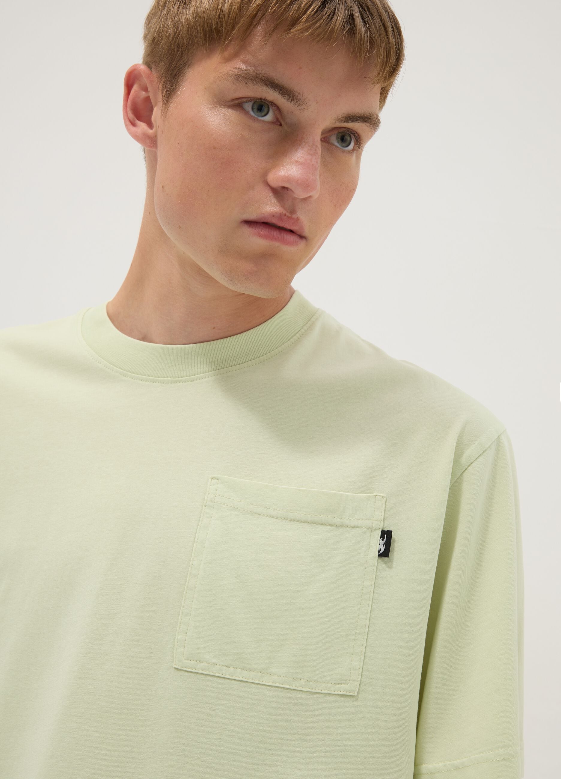 Green pure cotton T-shirt with chest pocket