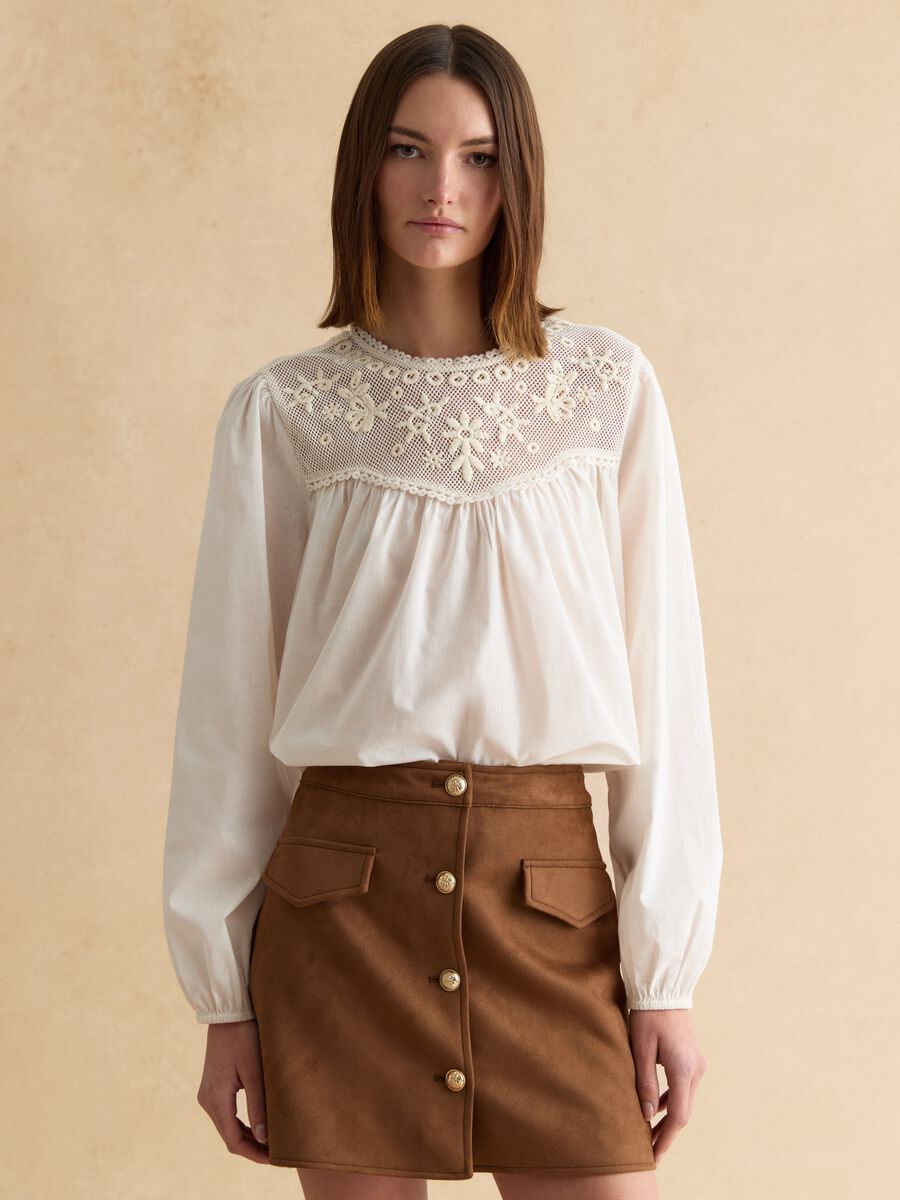 White pure cotton blouse regular fit with embroidery_0
