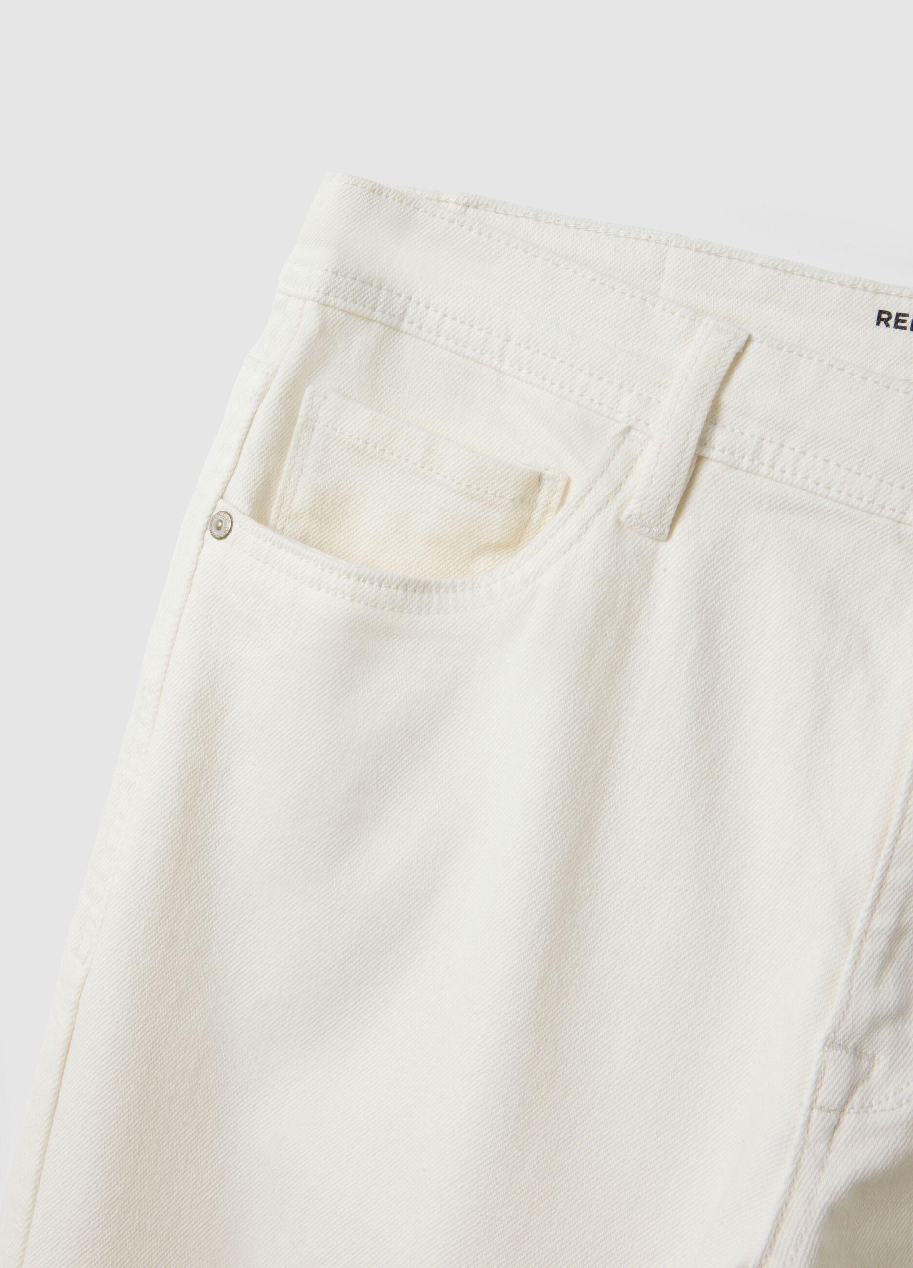 Relaxed fit white stretch cotton denim jeans