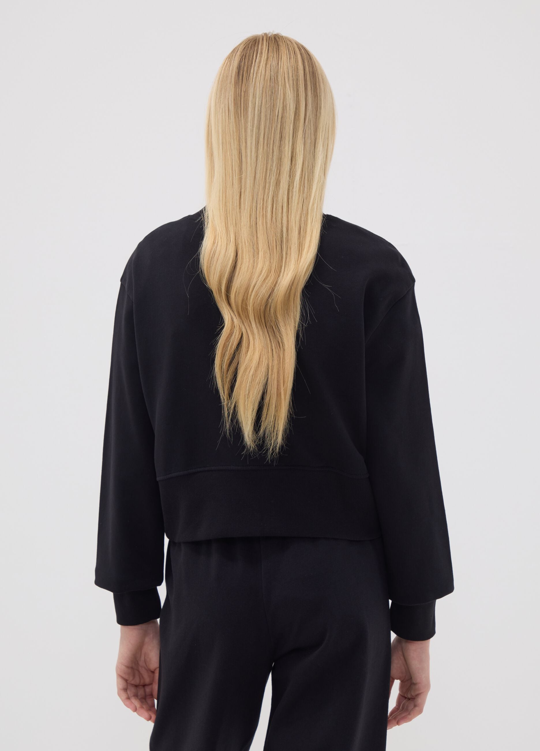 Black sweatshirt in organic cotton and viscose blend with ribbed collar