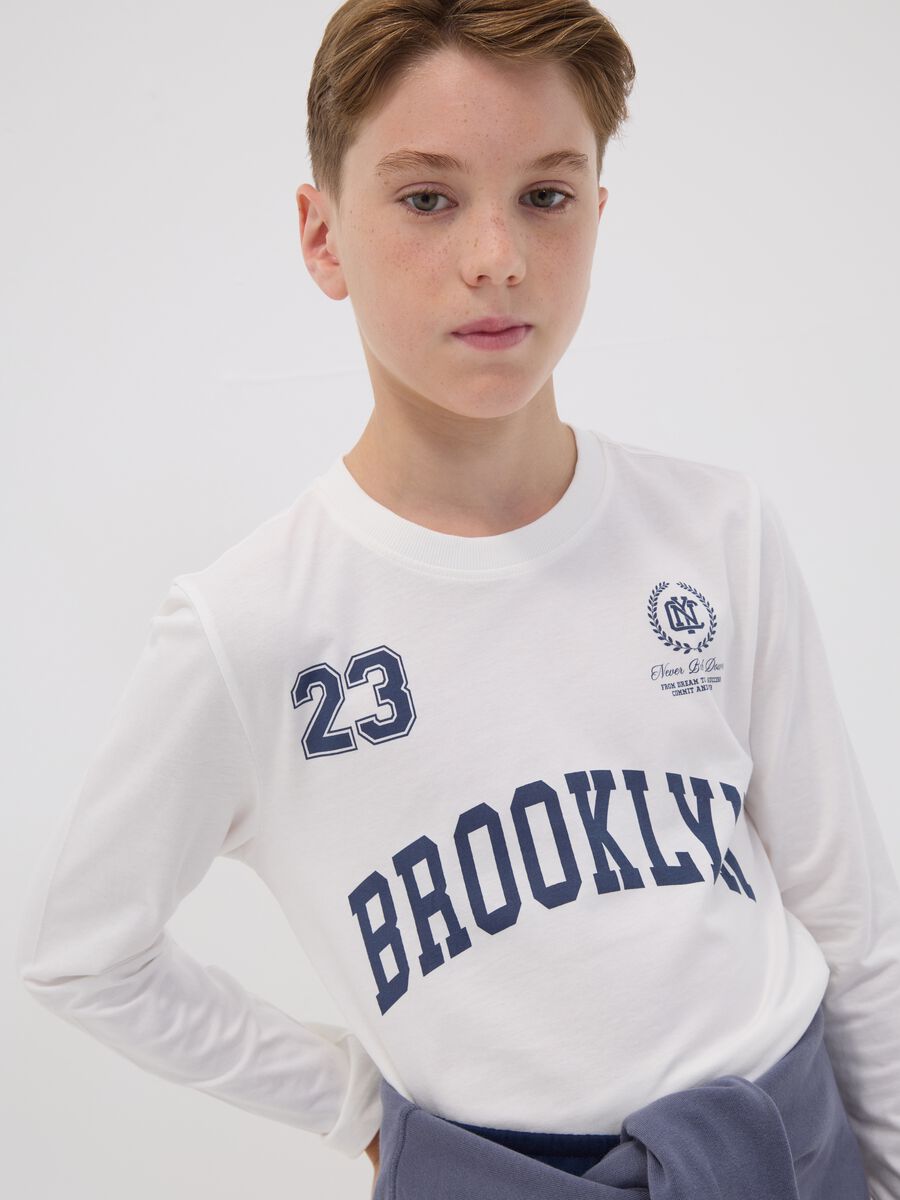 White organic cotton T-shirt with front print for boys_1
