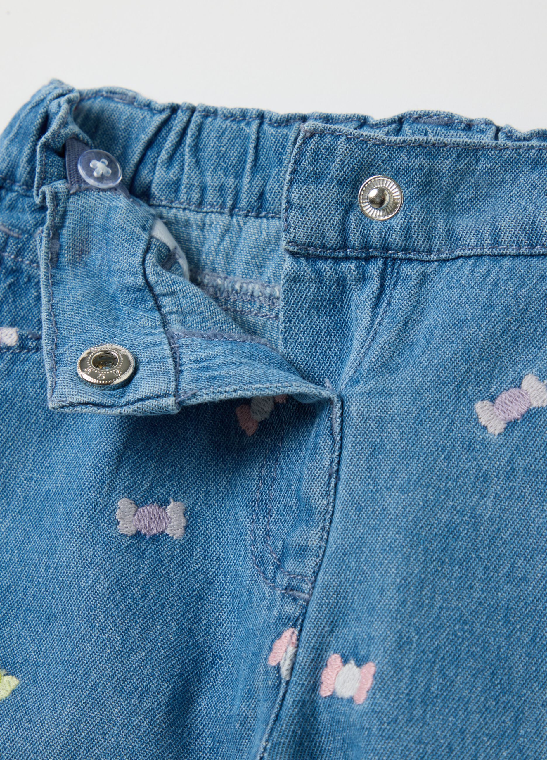 Girls&rsquo; shorts in 100% cotton denim with regular fit