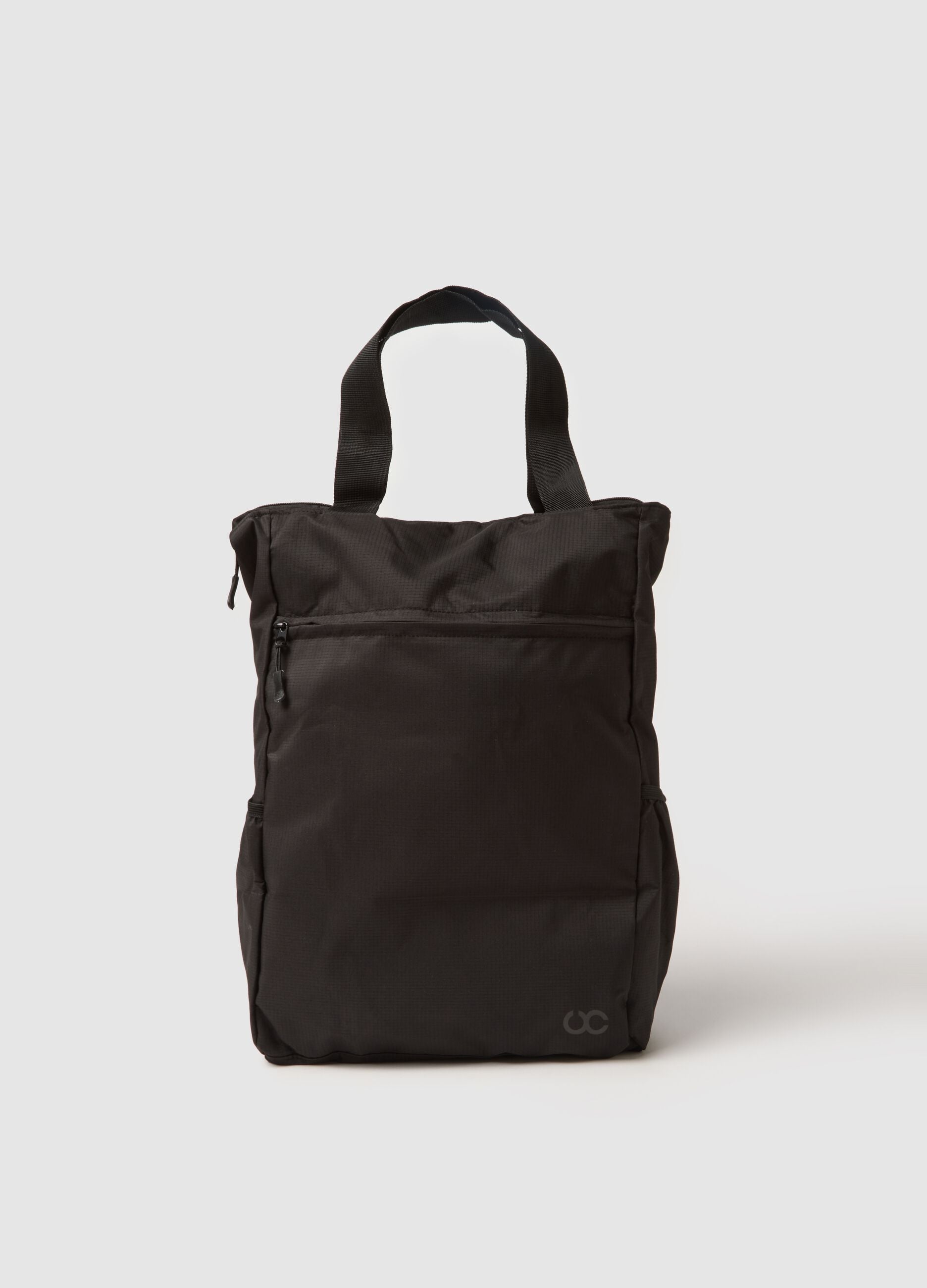 Black sports bag with practical fit