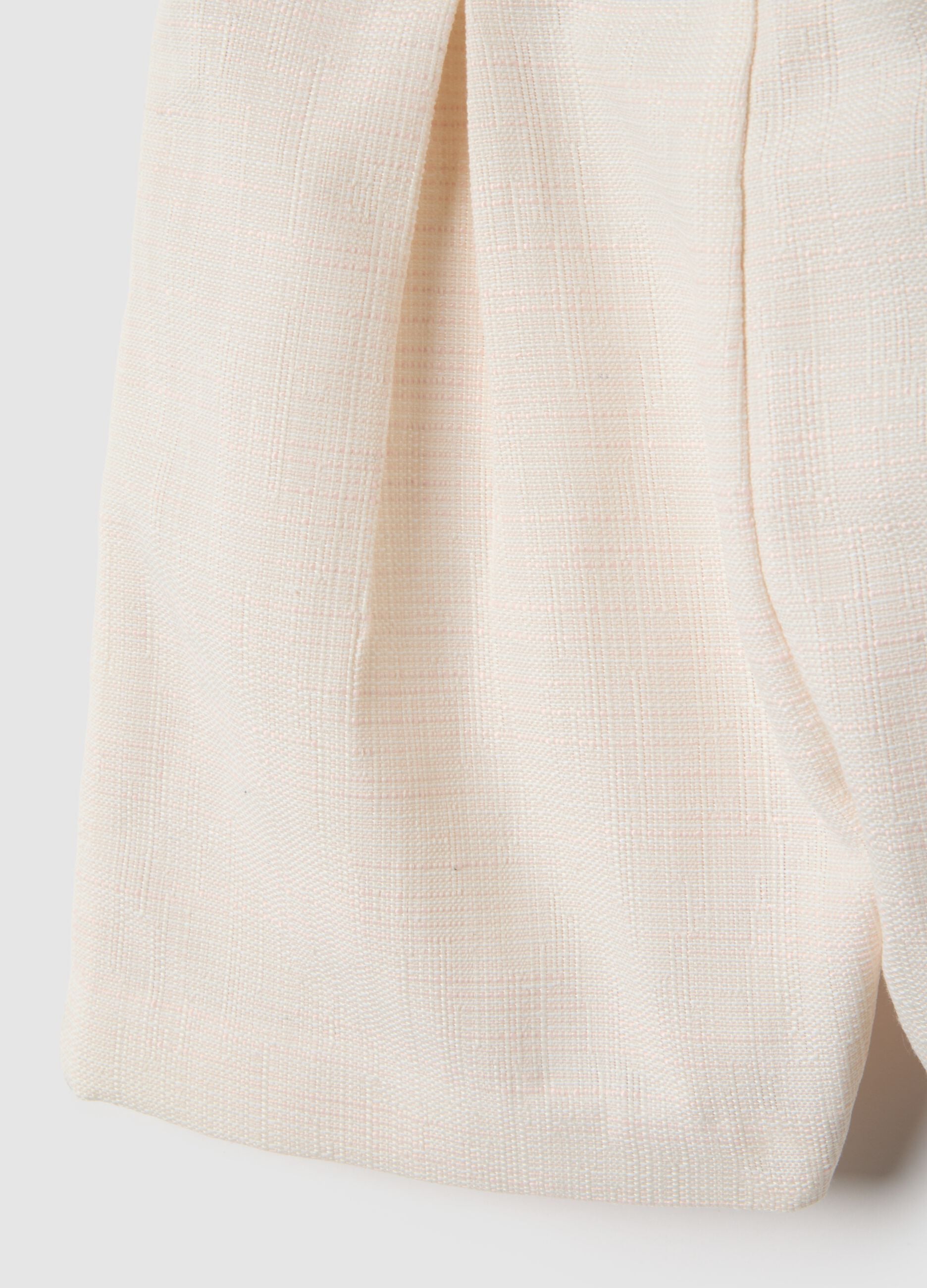 Beige wide-leg girls' shorts with pleated details