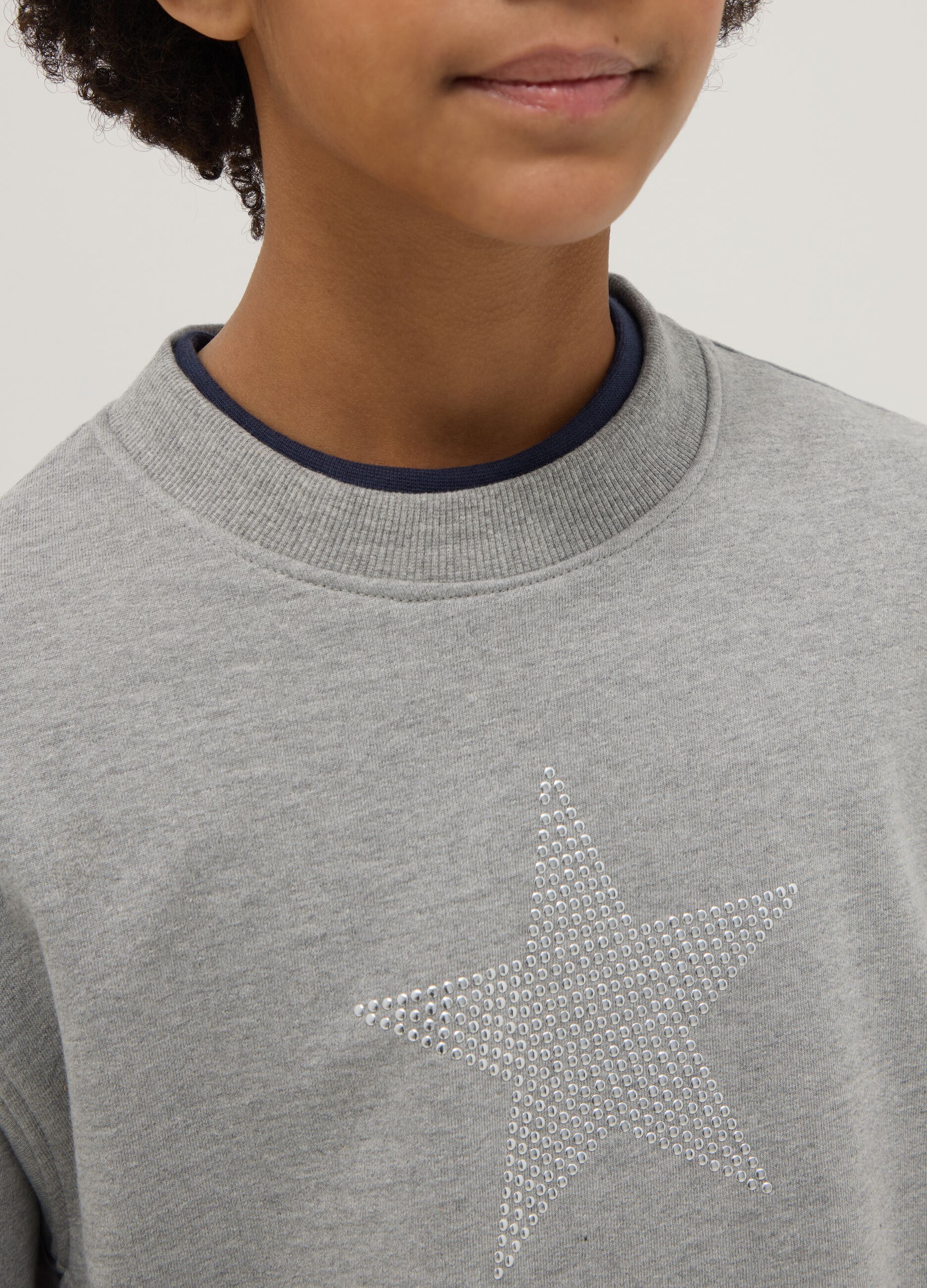 Grey cotton blend girls' relaxed fit sweatshirt with star