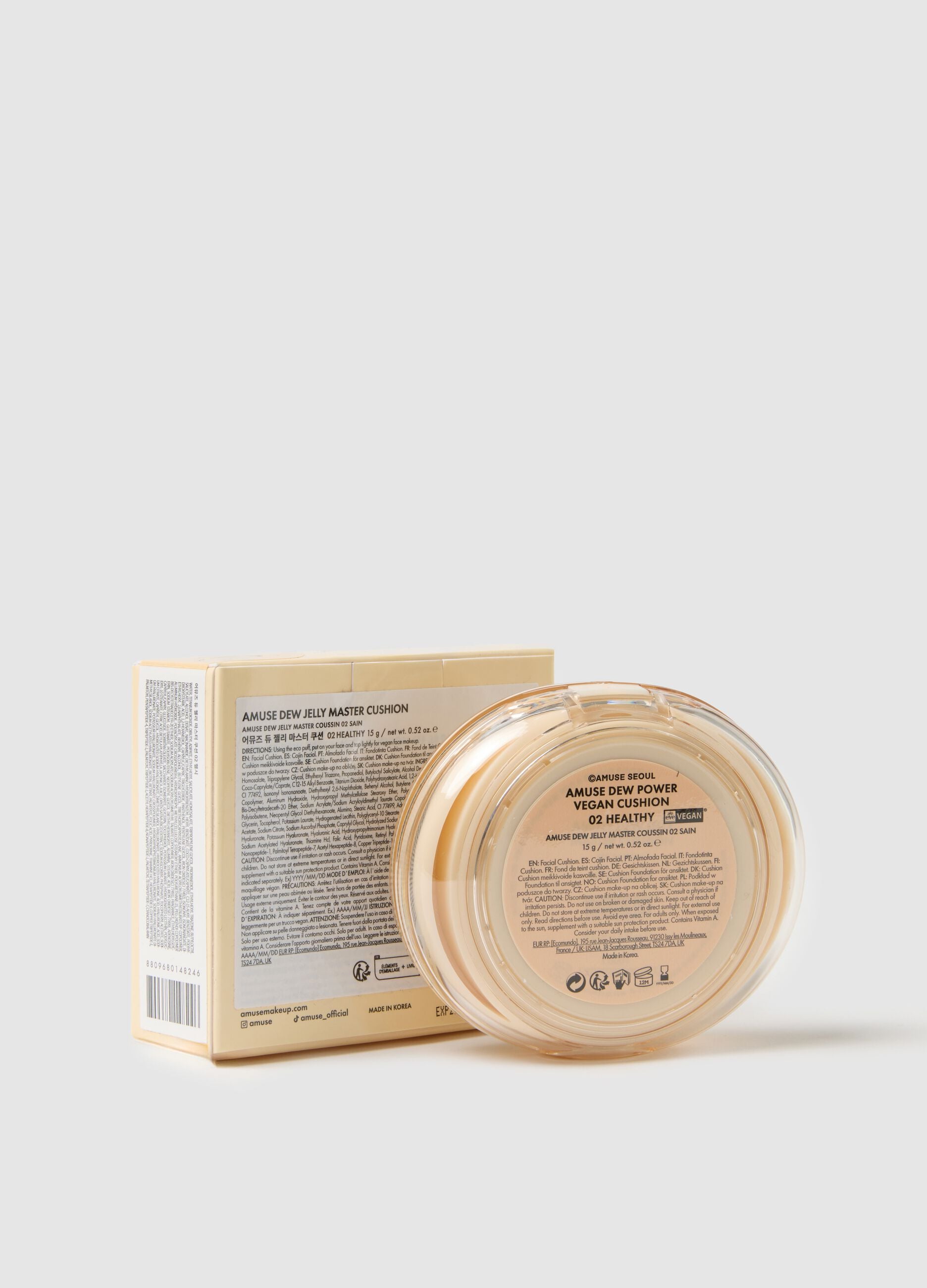 Cushion foundation with "dew barrier" effect, for luminous and even skin at any time of the day thanks to patented anti-pollution technology.