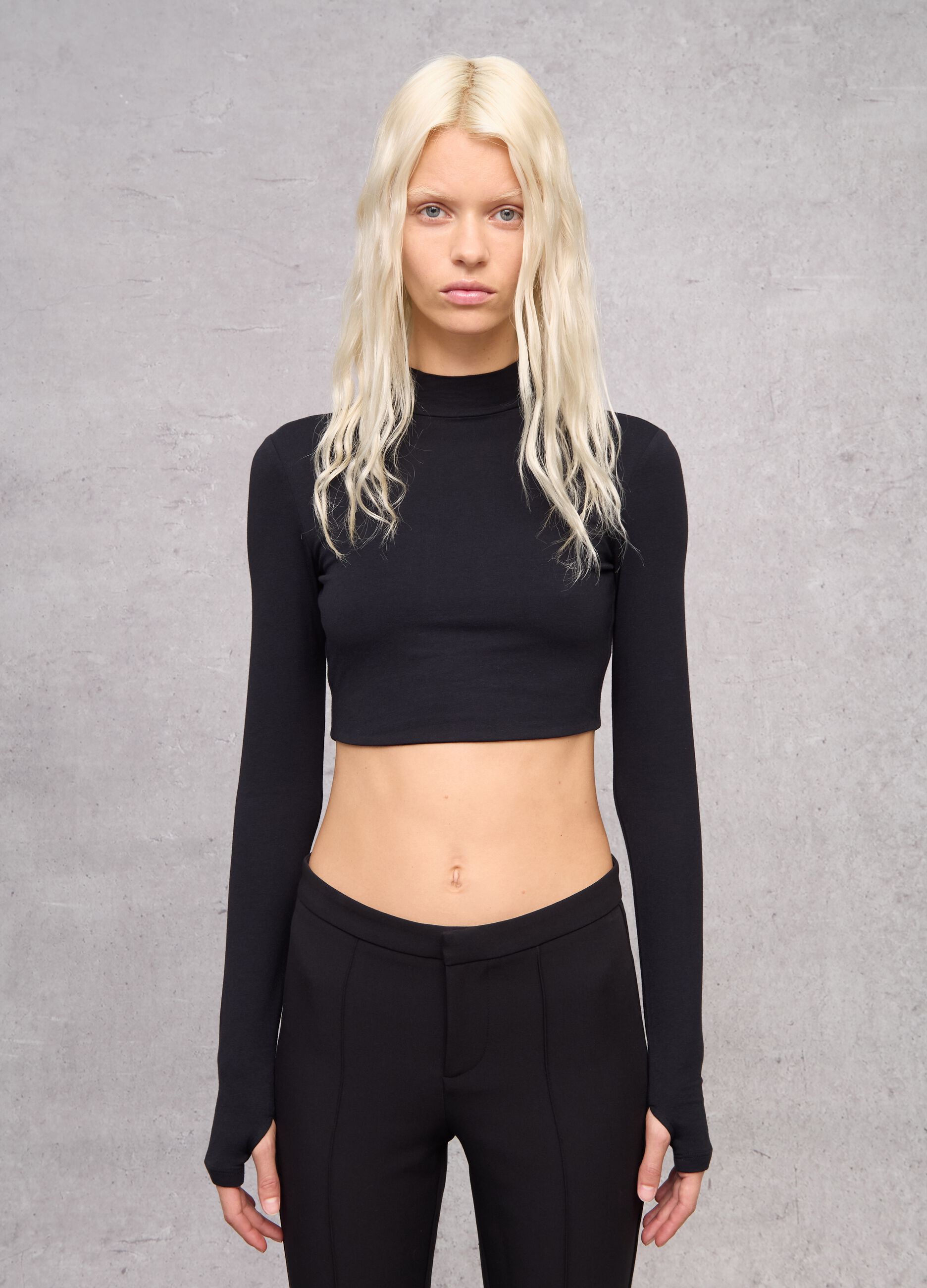 Black Backless Cropped Long Sleeve Top