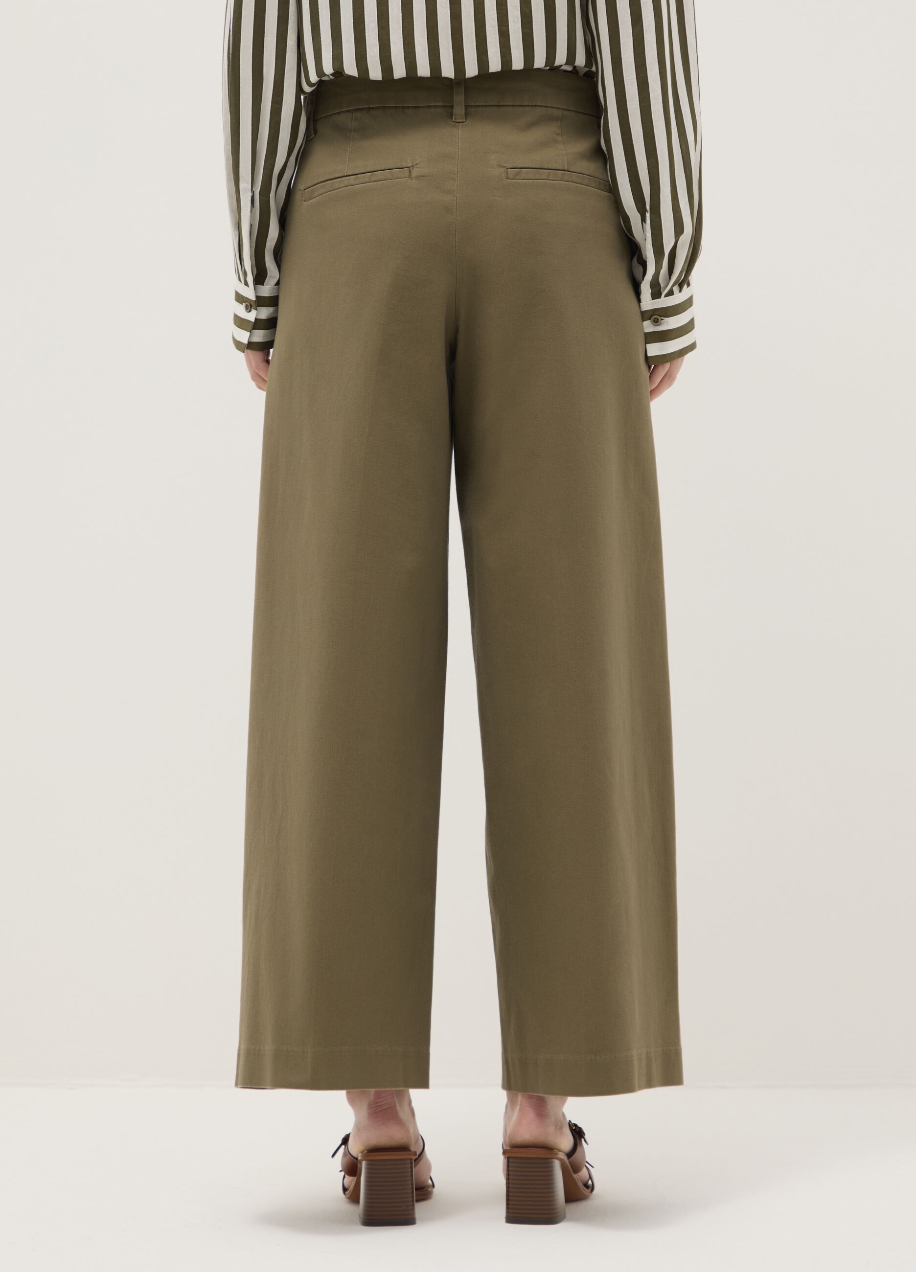Green stretch cotton regular fit chino trousers