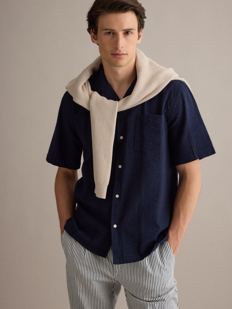 Men&rsquo;s blue organic cotton shirt with bowling collar_1