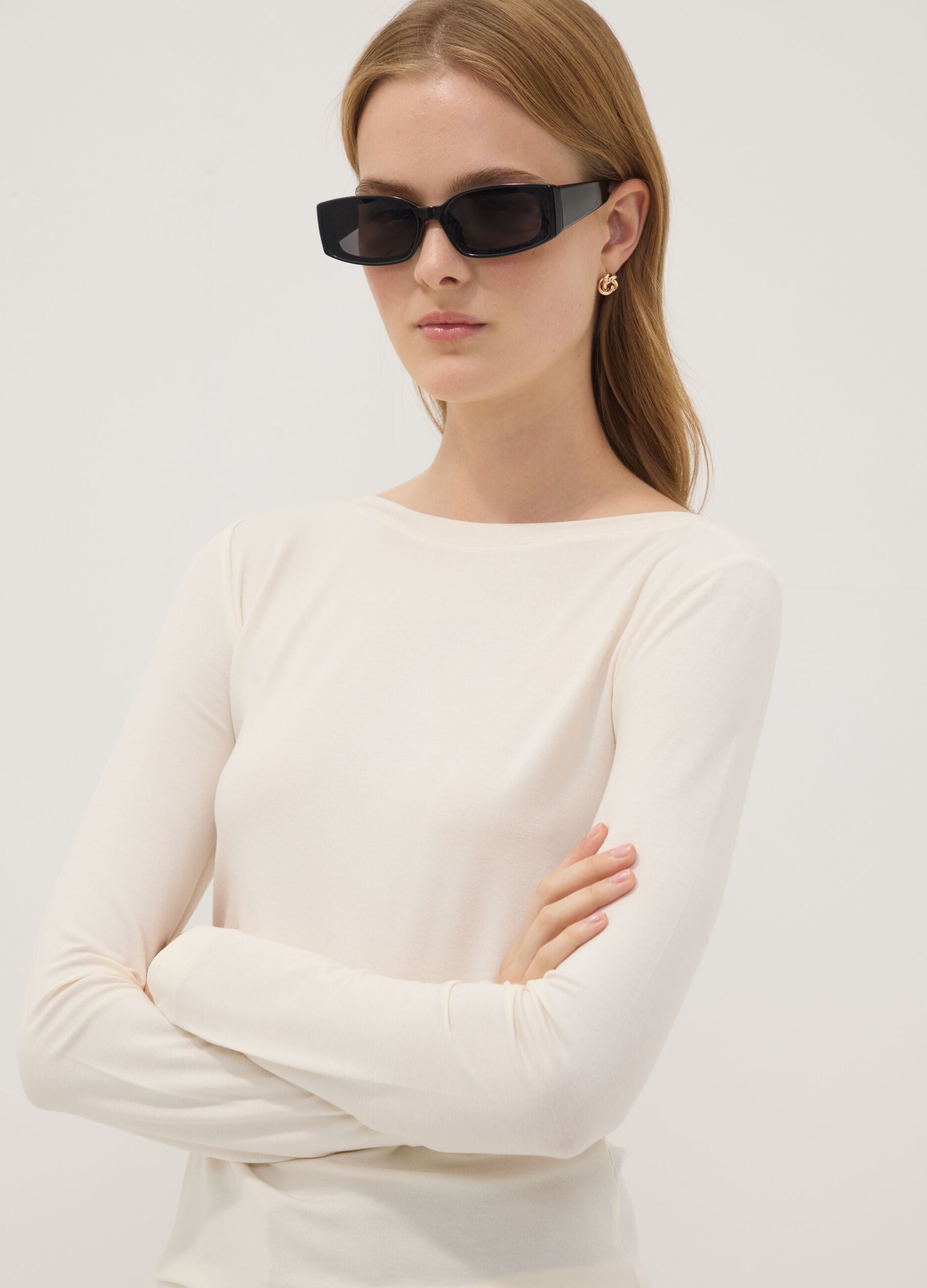 White long-sleeved stretch viscose T-shirt