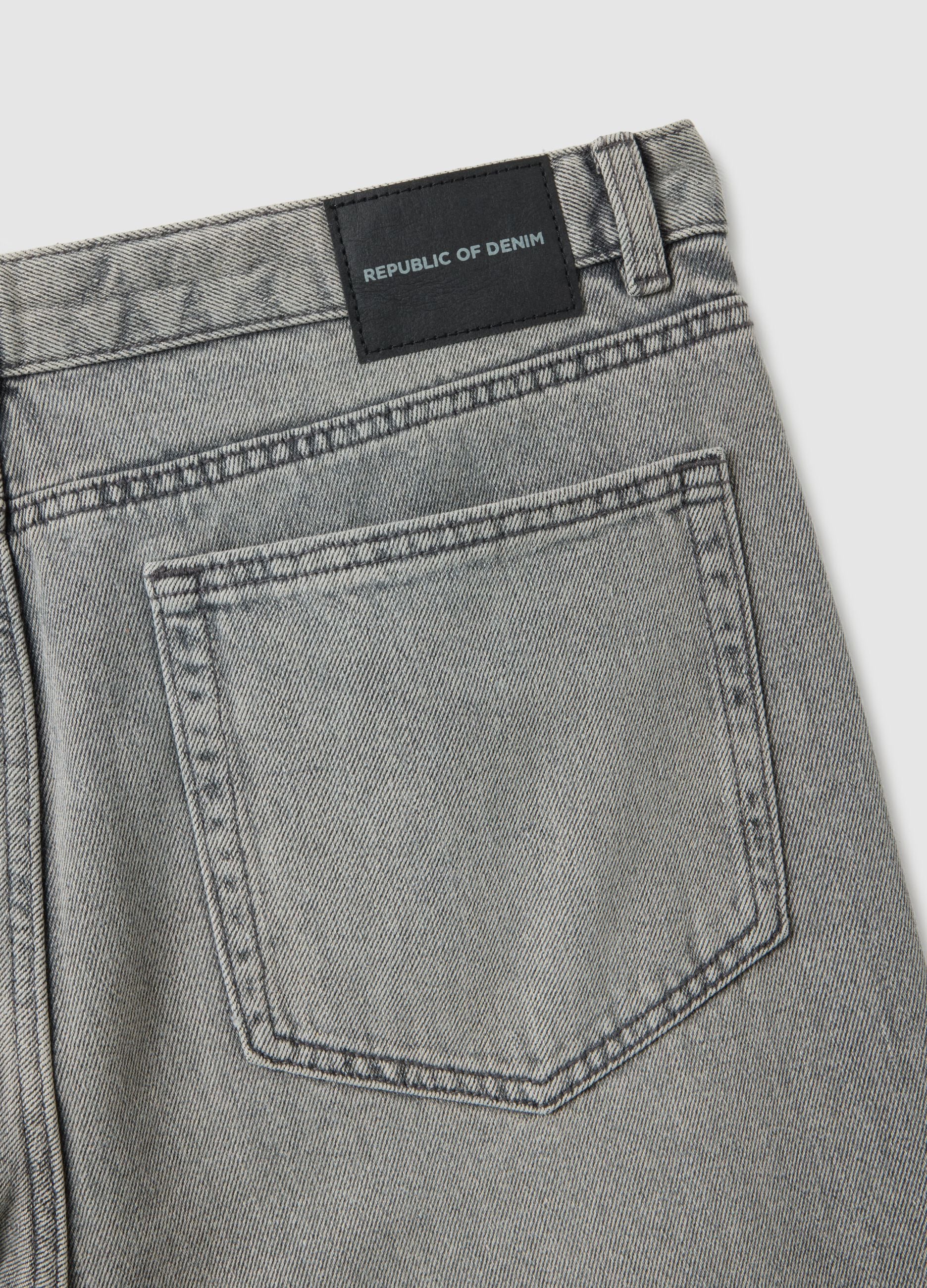 Grey denim cotton blend carrot fit jeans