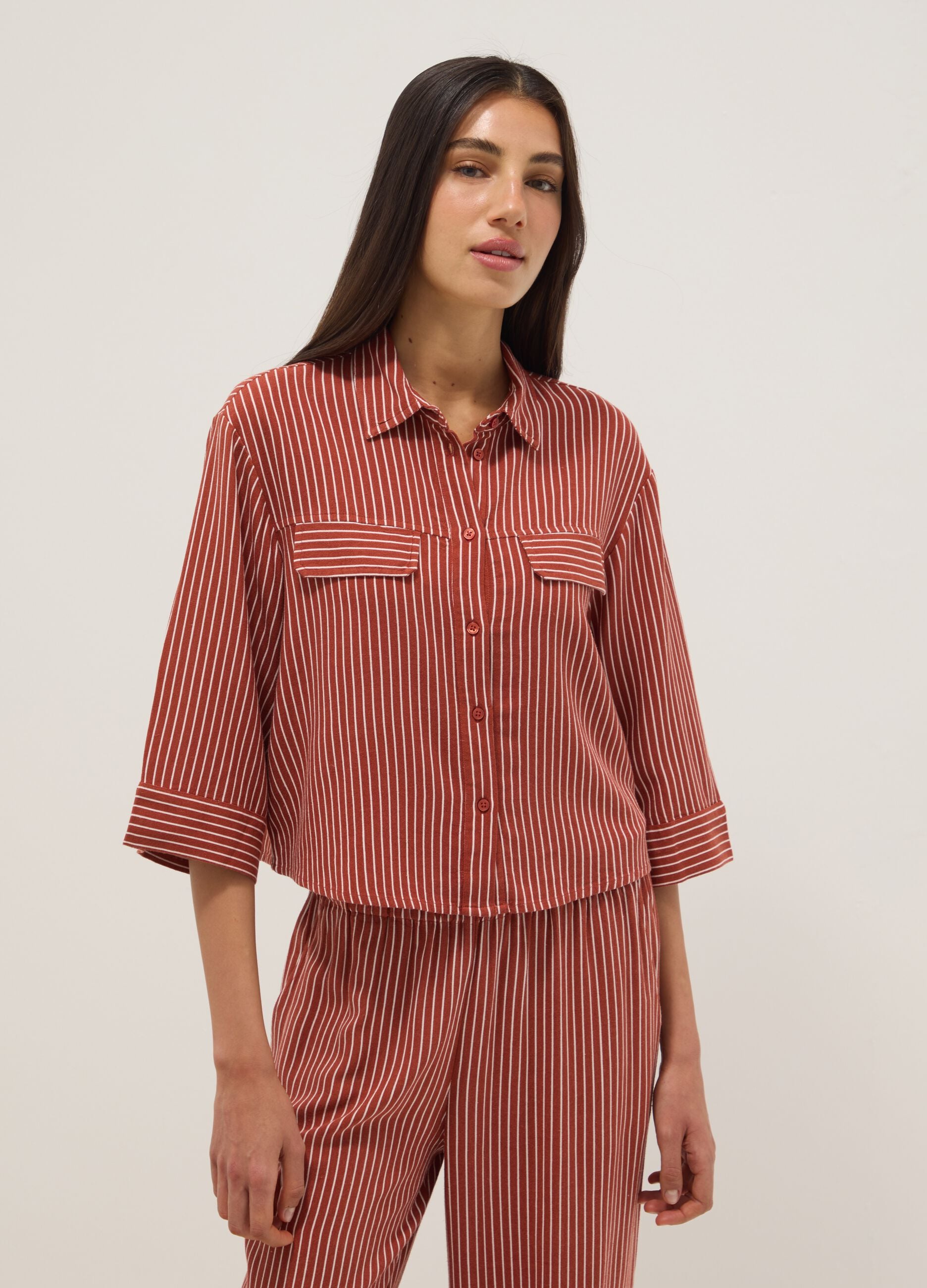 Camicia in misto viscosa e lino a righe bianche e rosse regular fit