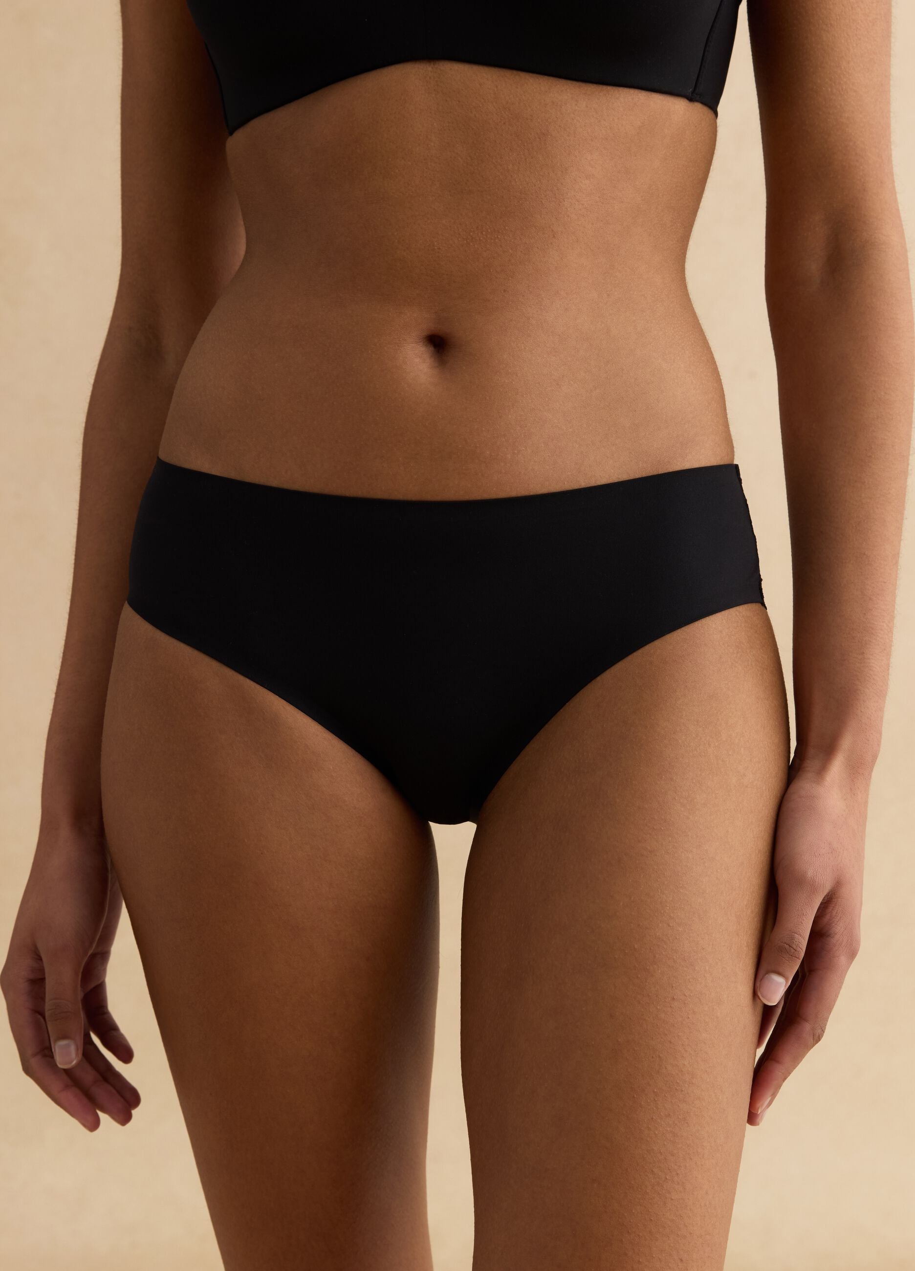 Black regular fit briefs with lace details