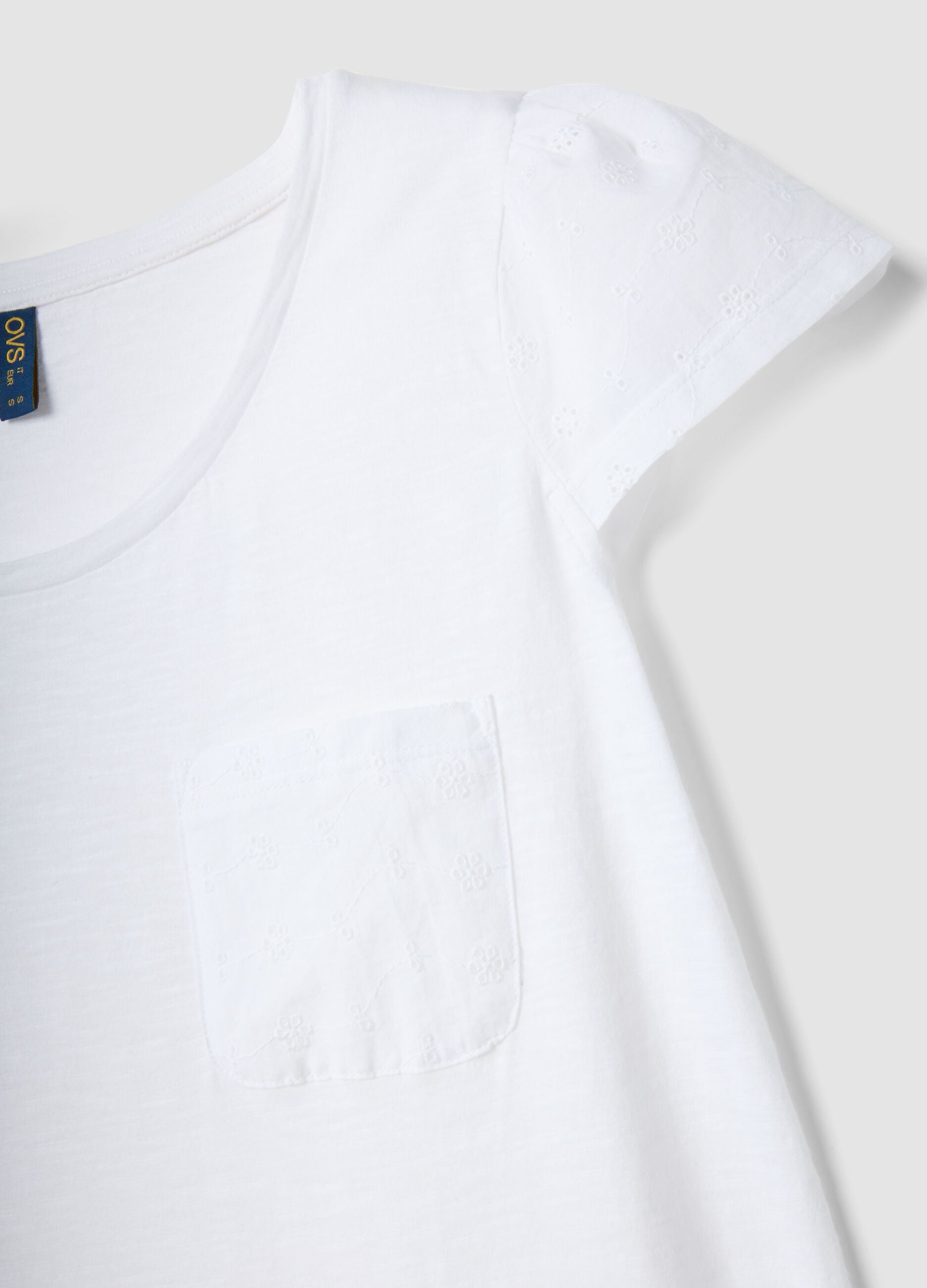 White organic cotton nightshirt with chest pocket