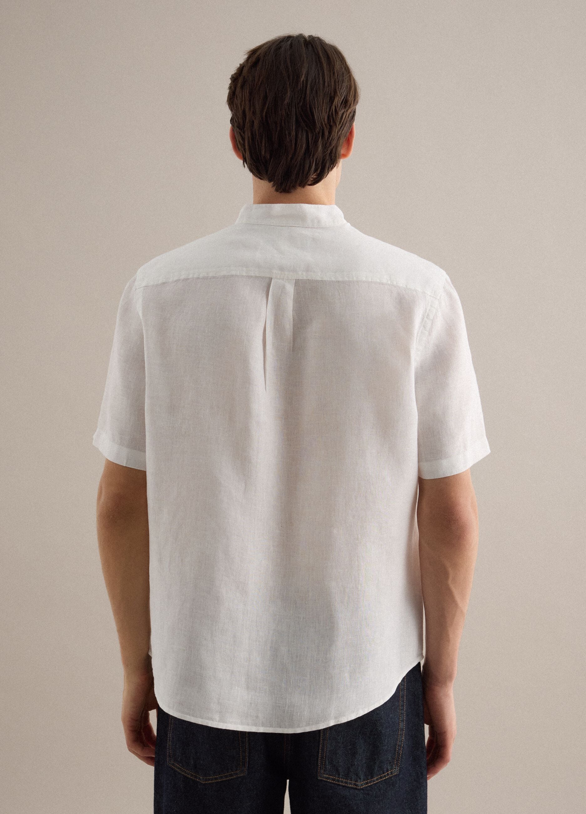 White shirt with mandarin collar in pure linen regular fit
