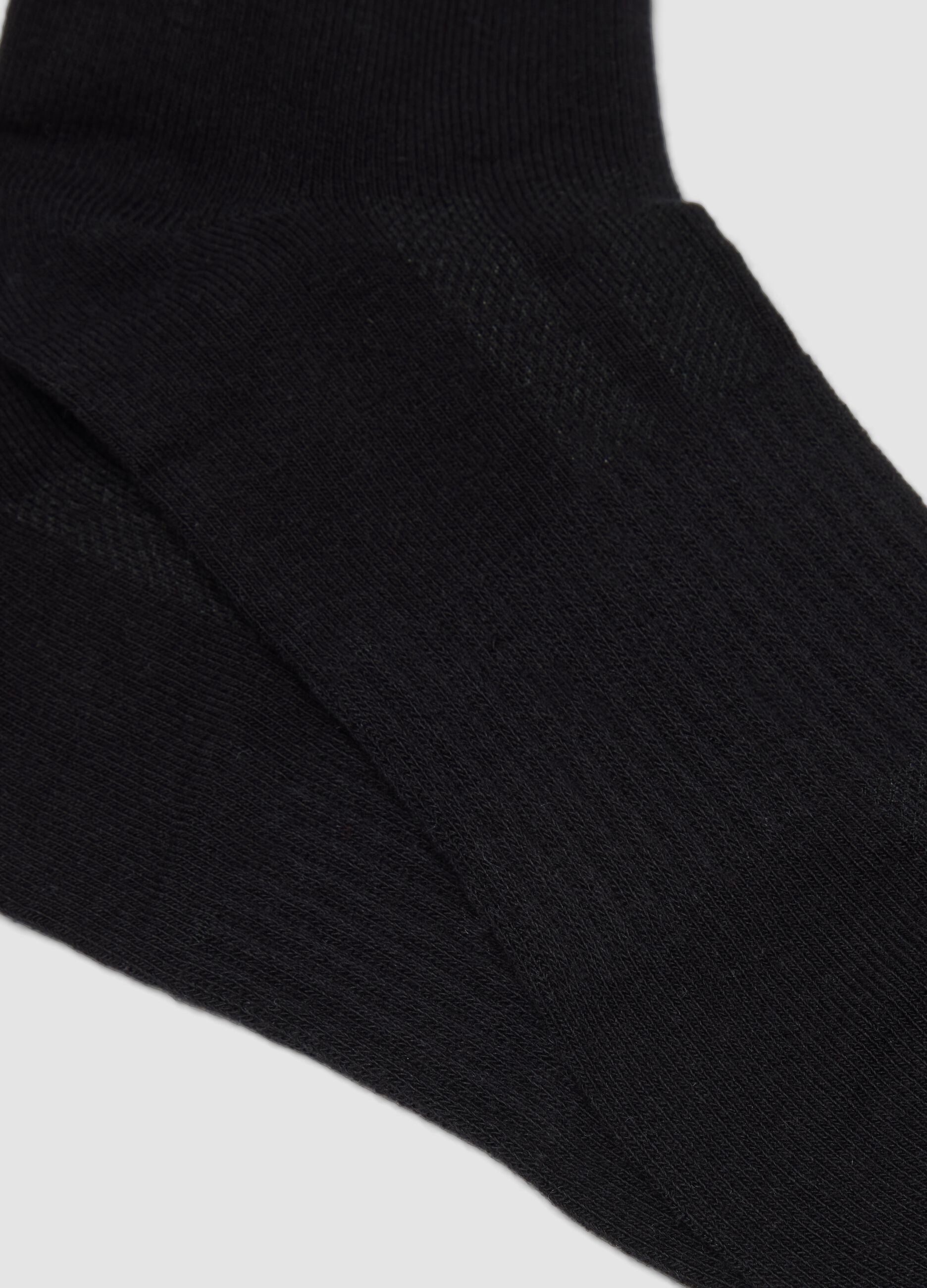 3-pack of black ankle sports socks in organic cotton blend