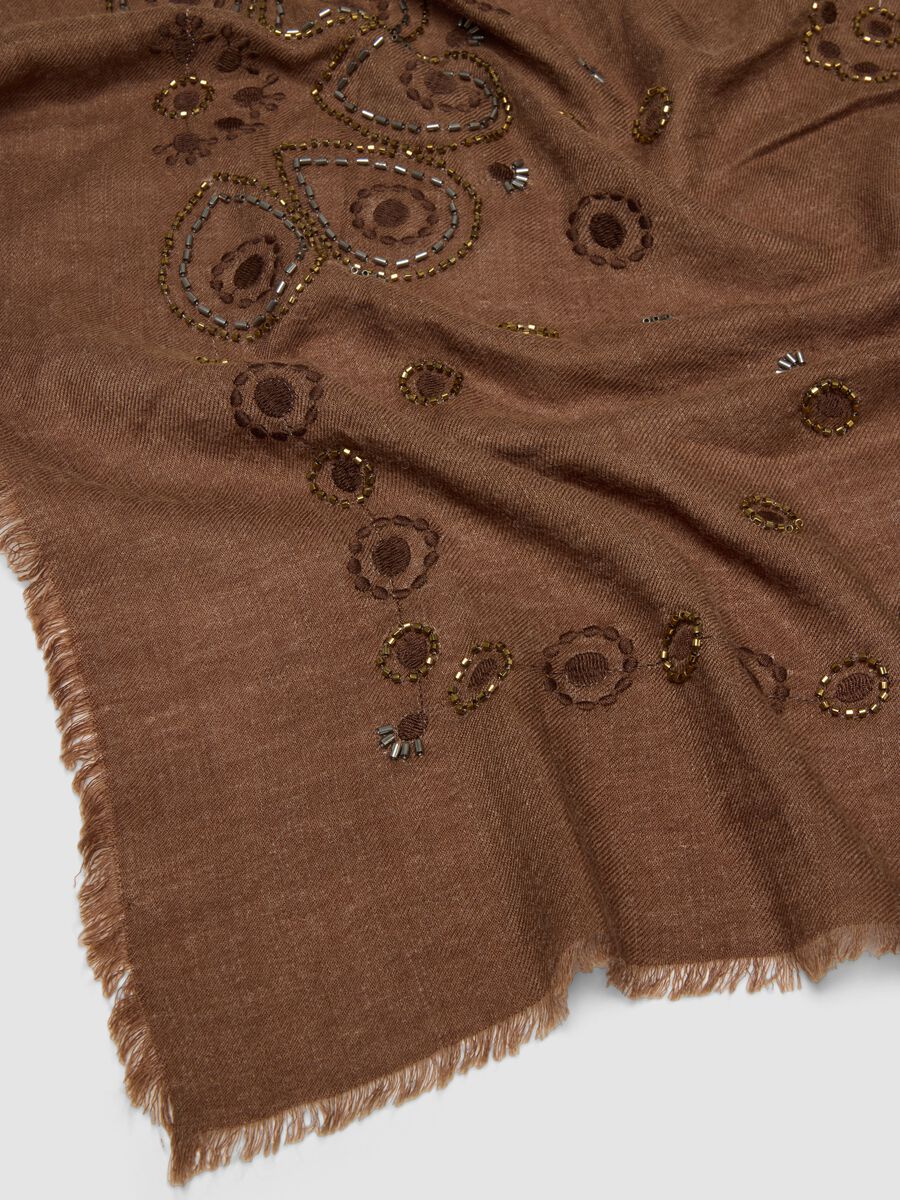 Brown wool-blend scarf with embroidery_2