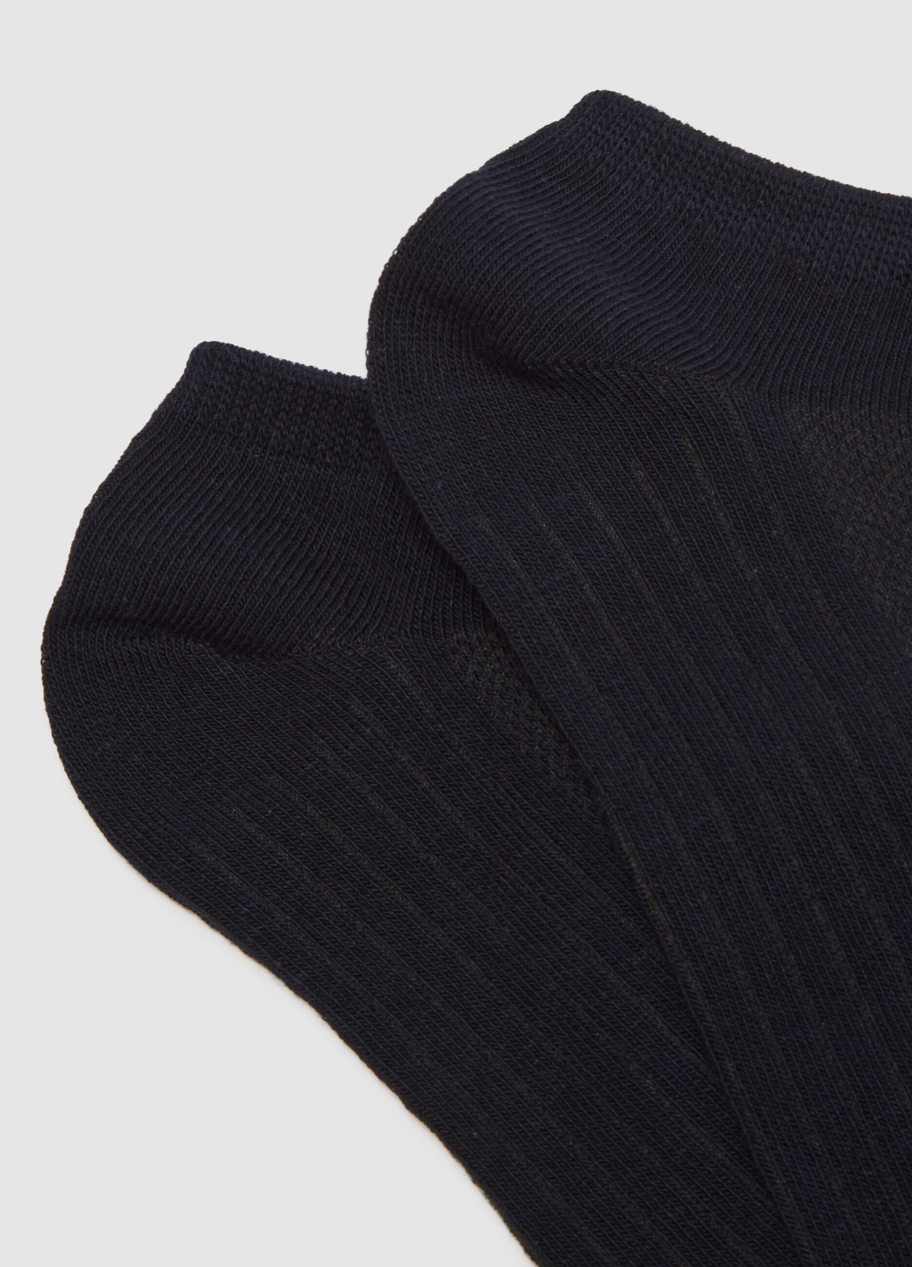 Triple pack of blue ankle sports socks in a cotton blend regular fit