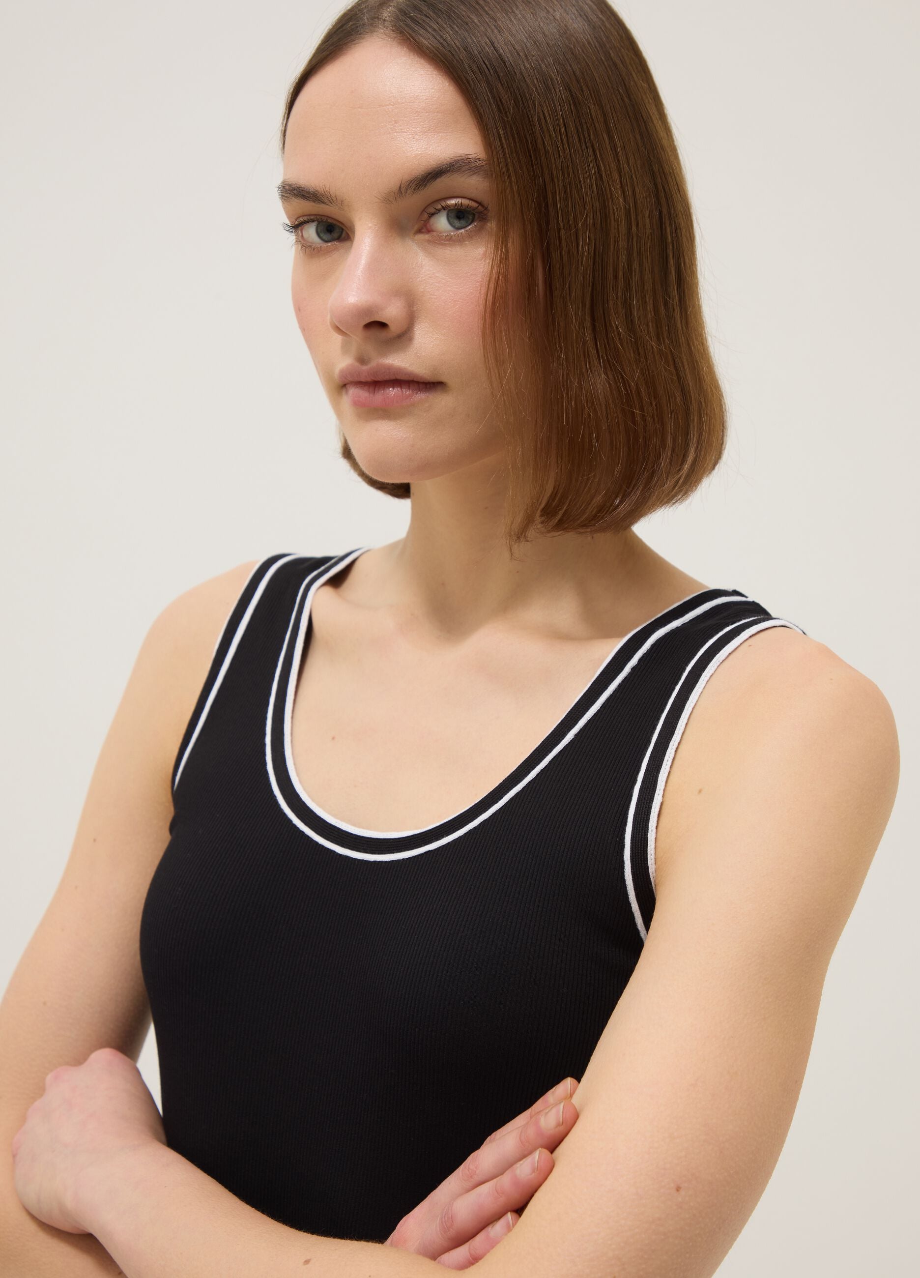 Black stretchy cotton regular fit tank top with trim