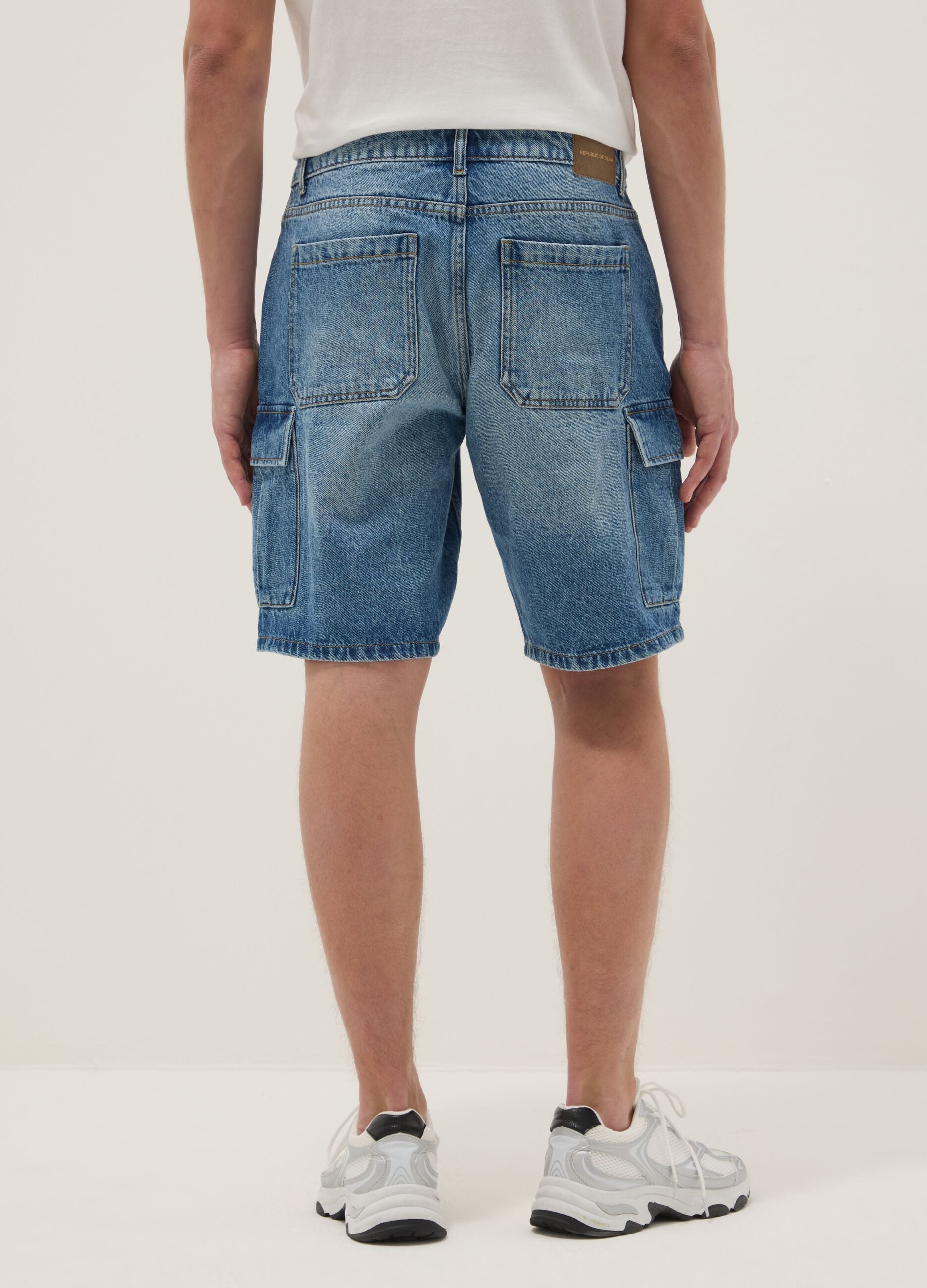 Regular-fit pure cotton blue denim Bermuda shorts