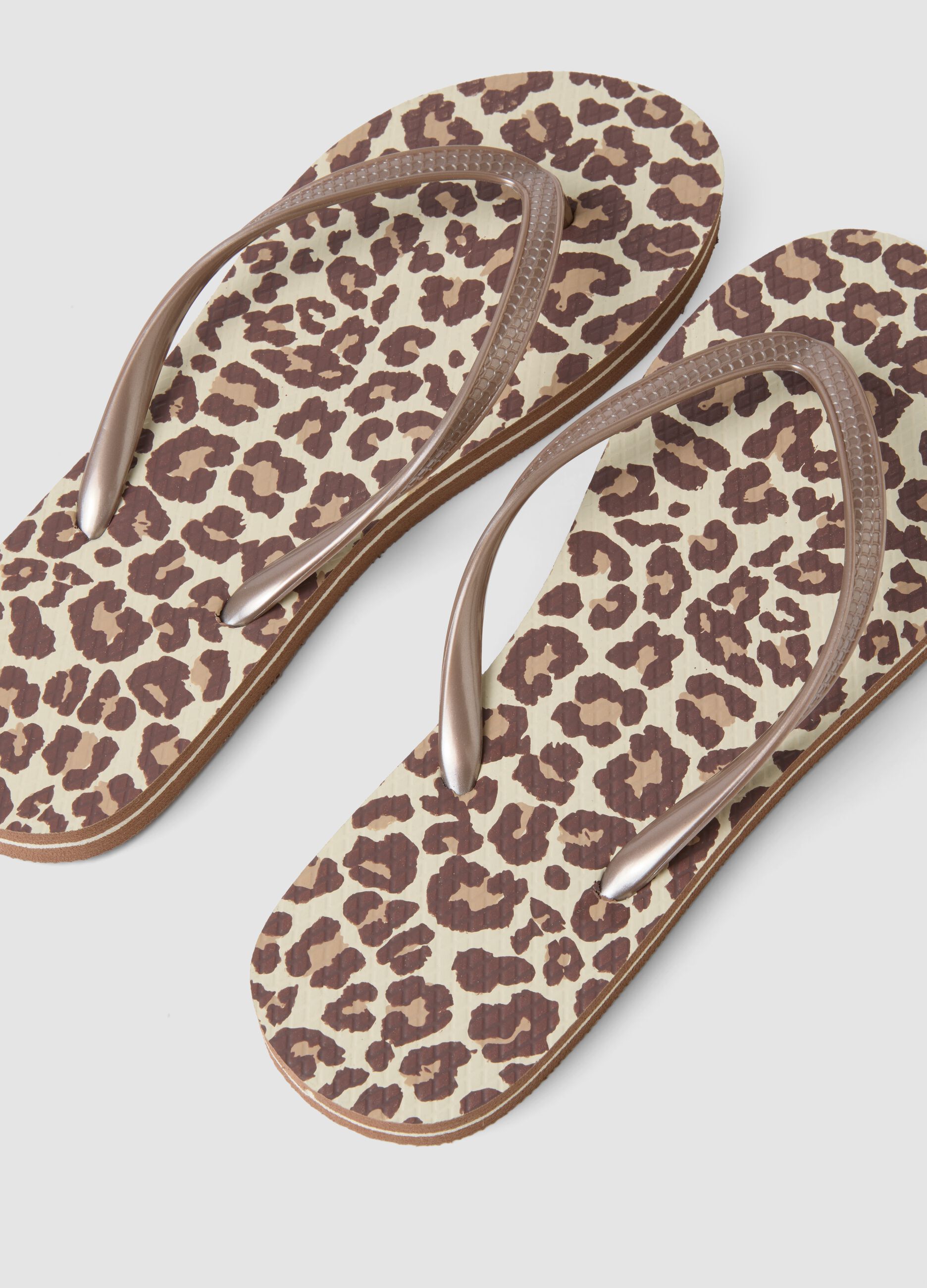 Brown leopard-print flip-flops