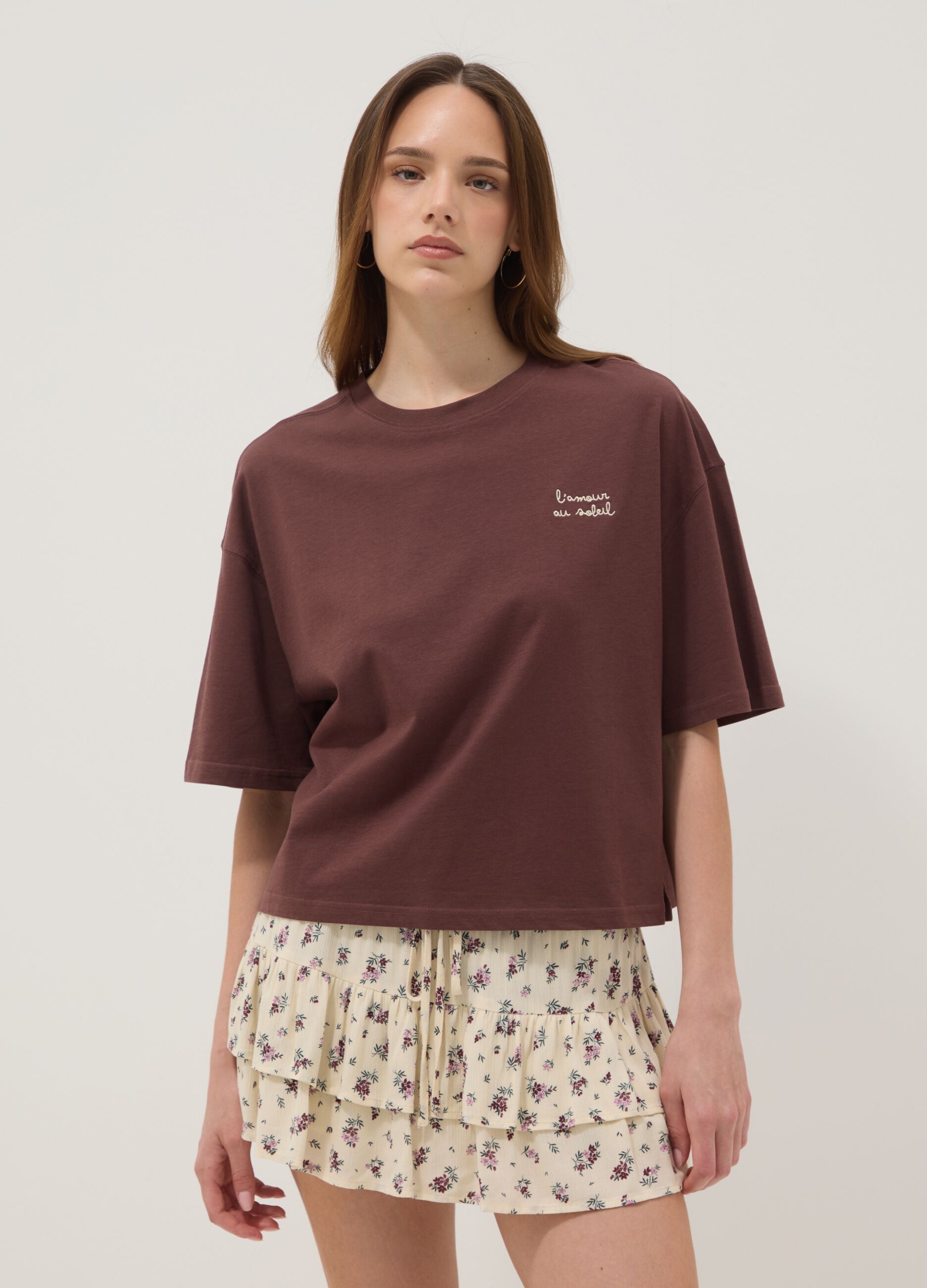 Brown pure cotton T-shirt with embroidered detail, boxy fit