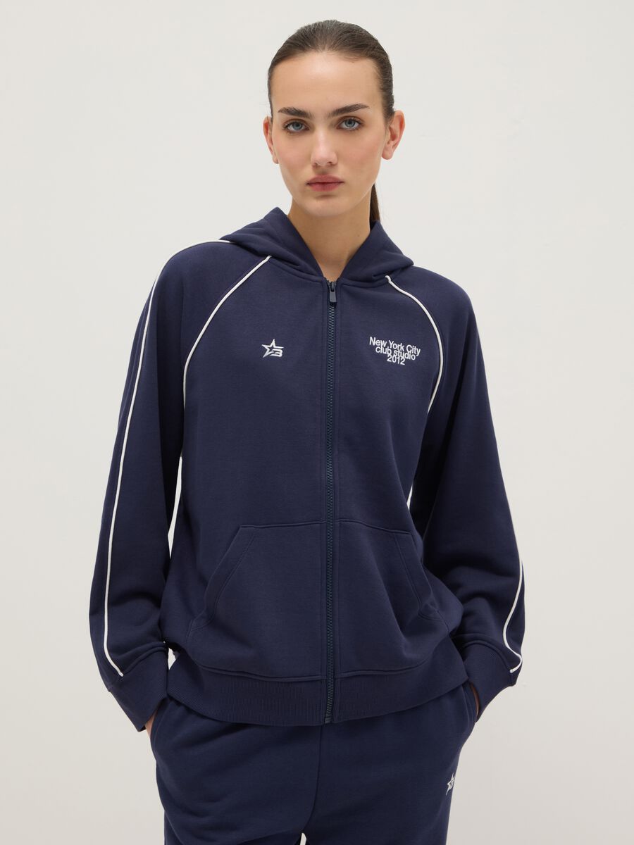 Felpa blu con cappuccio e zip in misto cotone relaxed fit_1