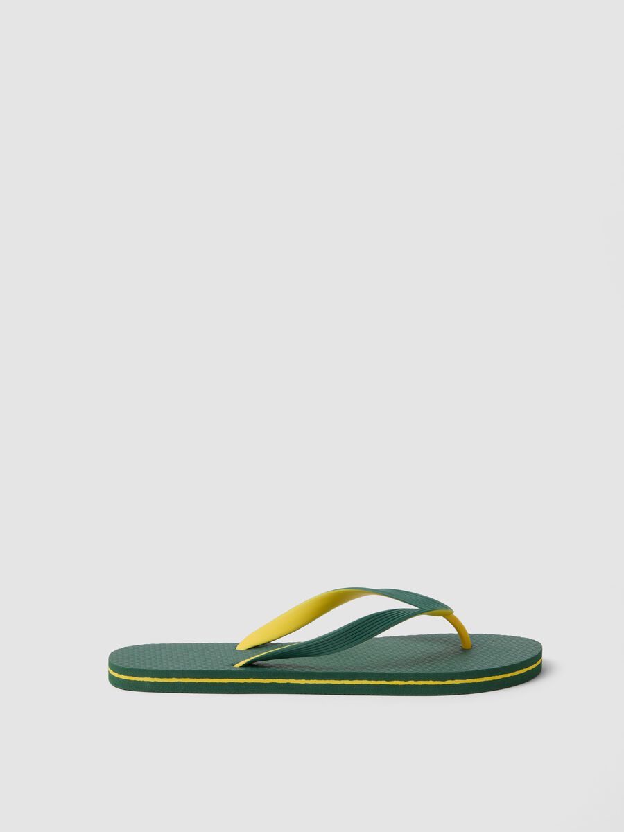 Green beach flip-flops_0
