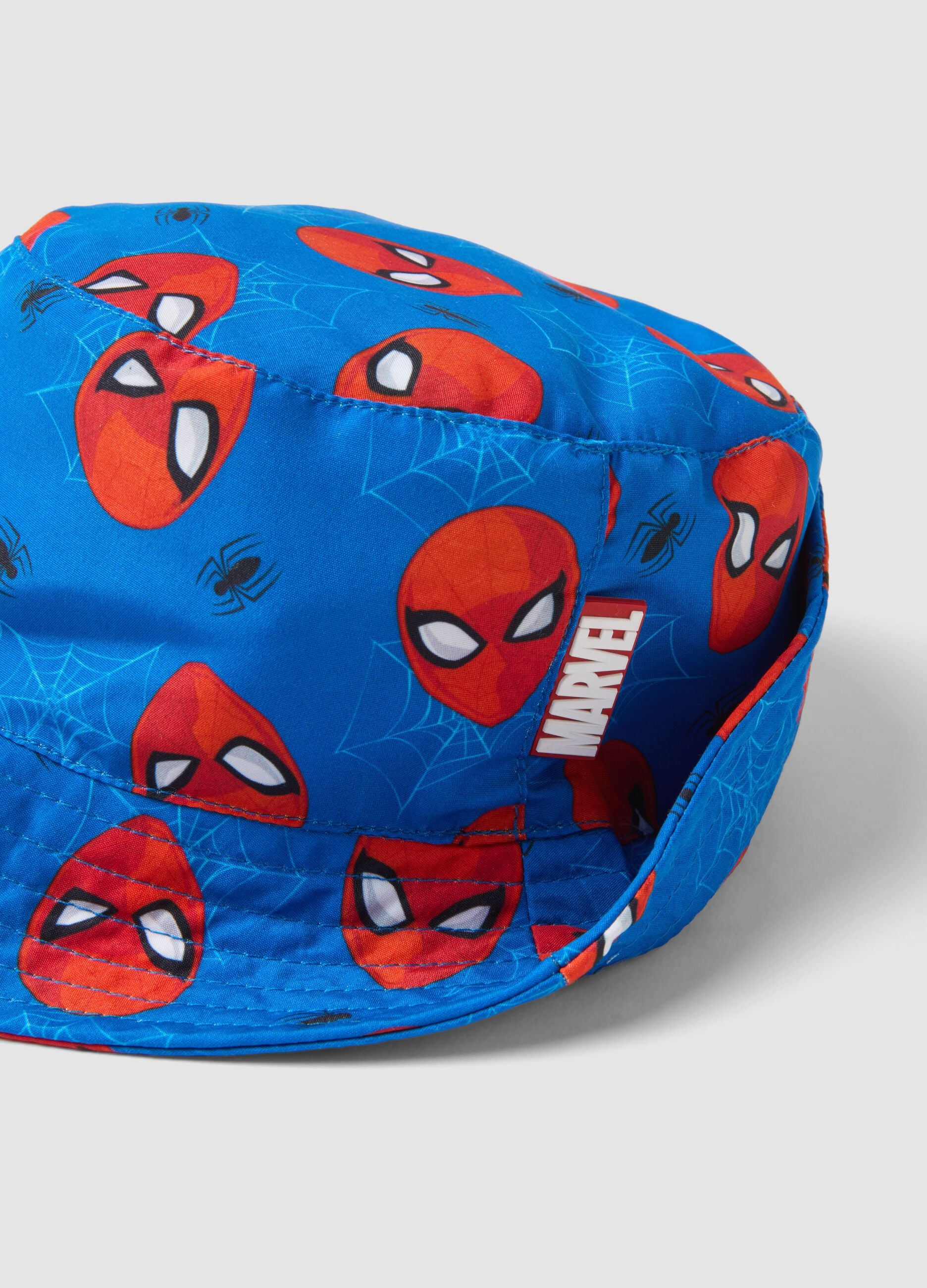 Multicolor children's hat with Spiderman prints