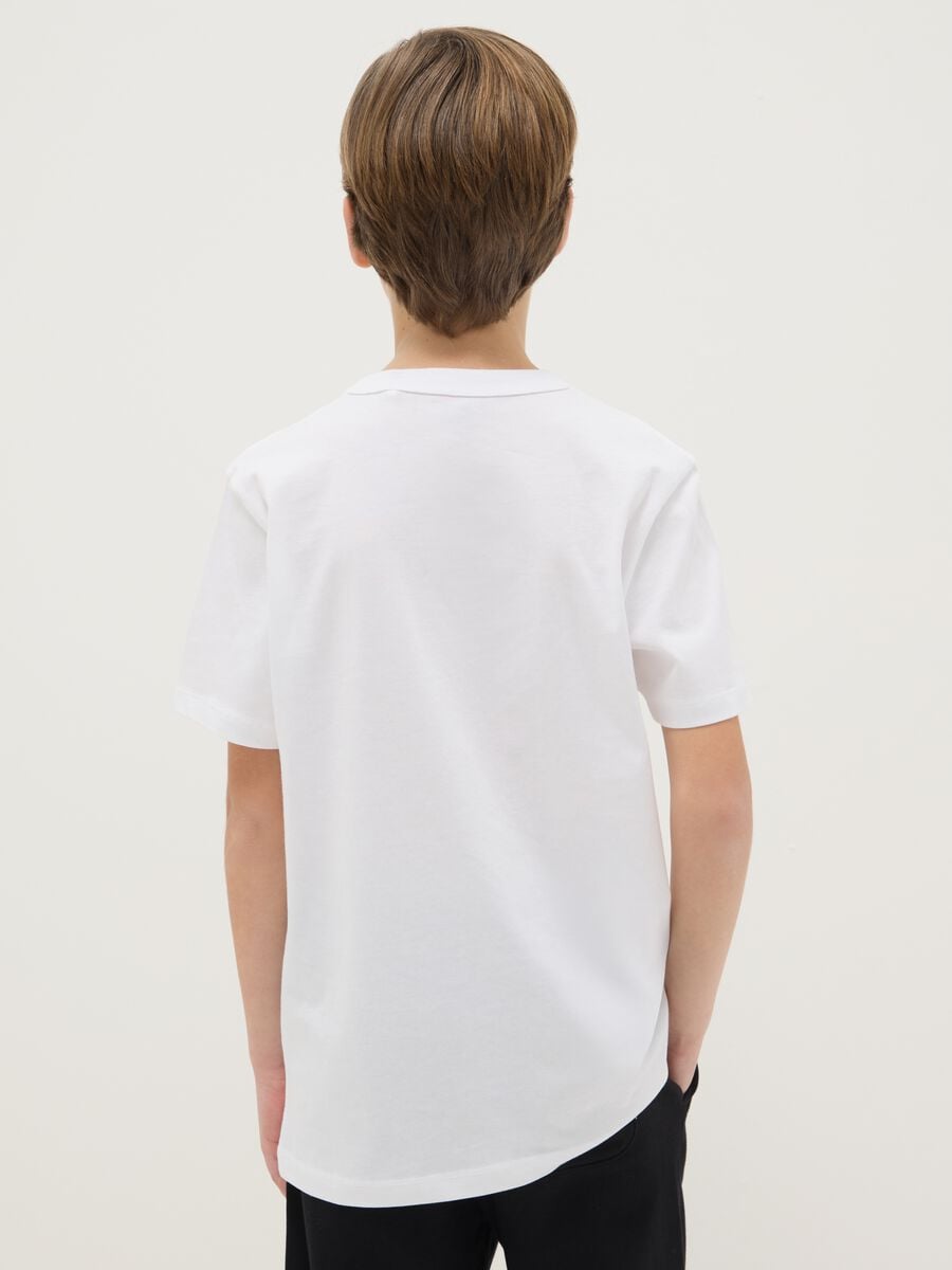Boy's white crew neck T-shirt in pure cotton over fit_1
