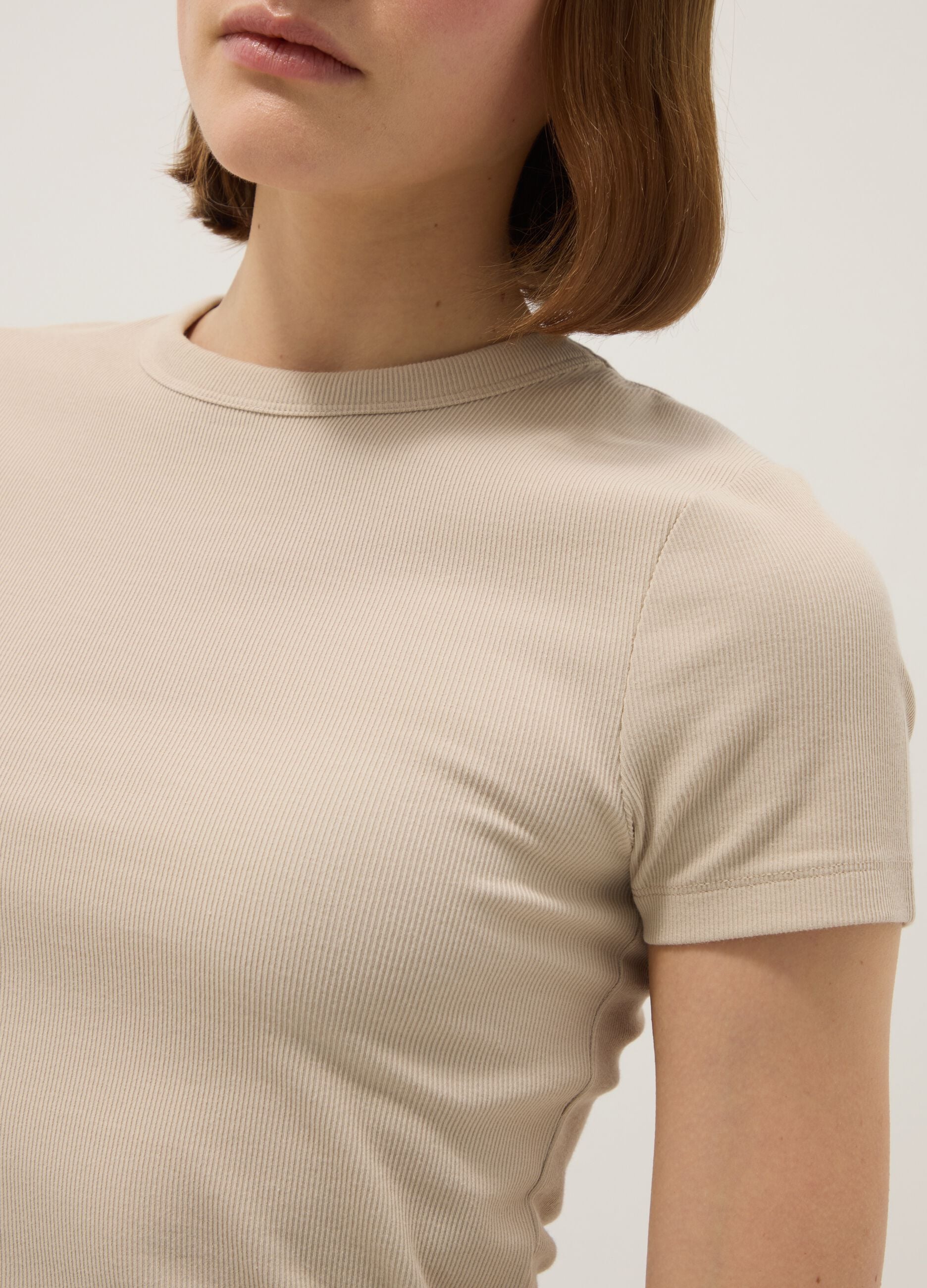 Beige fitted short-sleeve stretch cotton T-shirt
