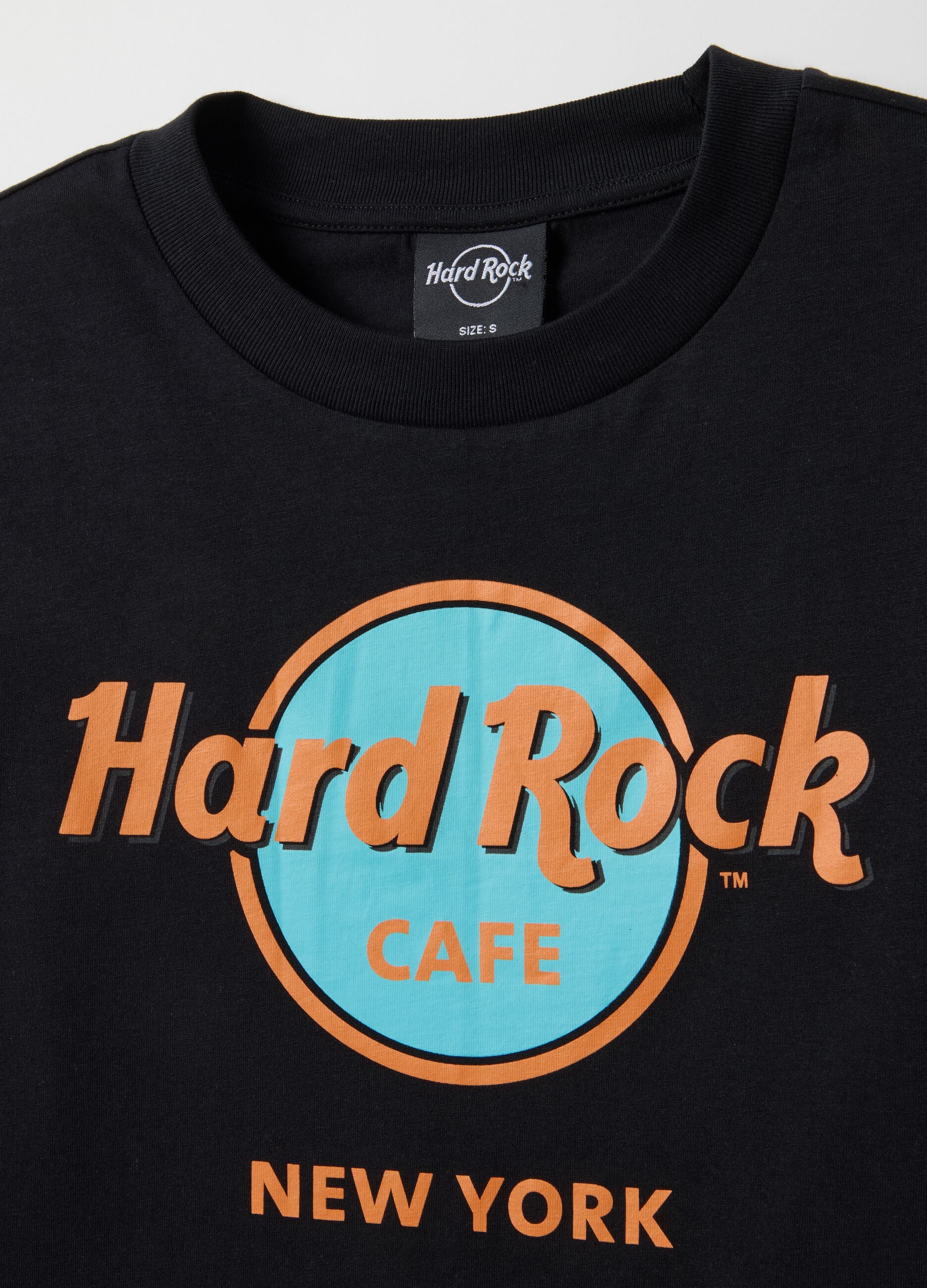 Black pure cotton regular fit T-shirt with Hard Rock Cafe logo