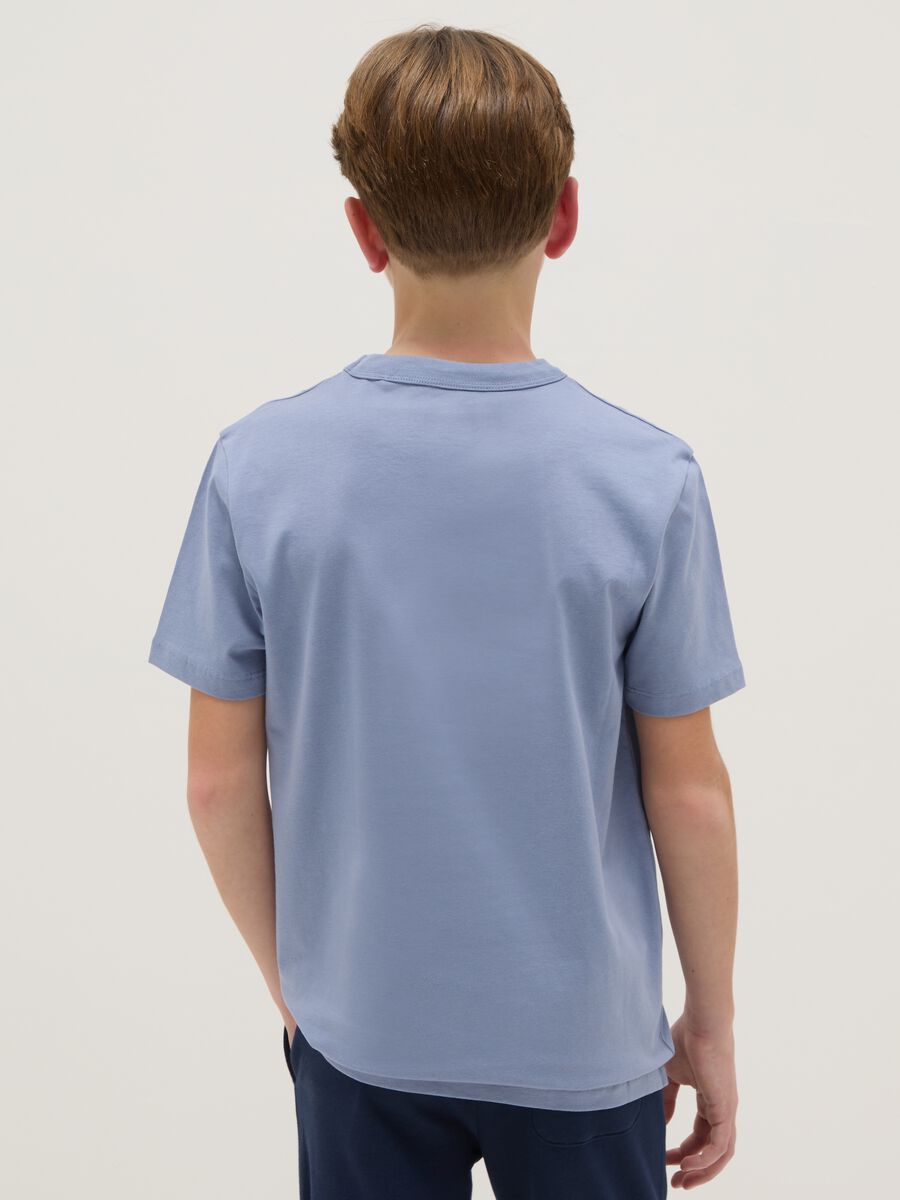 T-shirt girocollo azzurra da ragazzo in puro cotone over fit_1