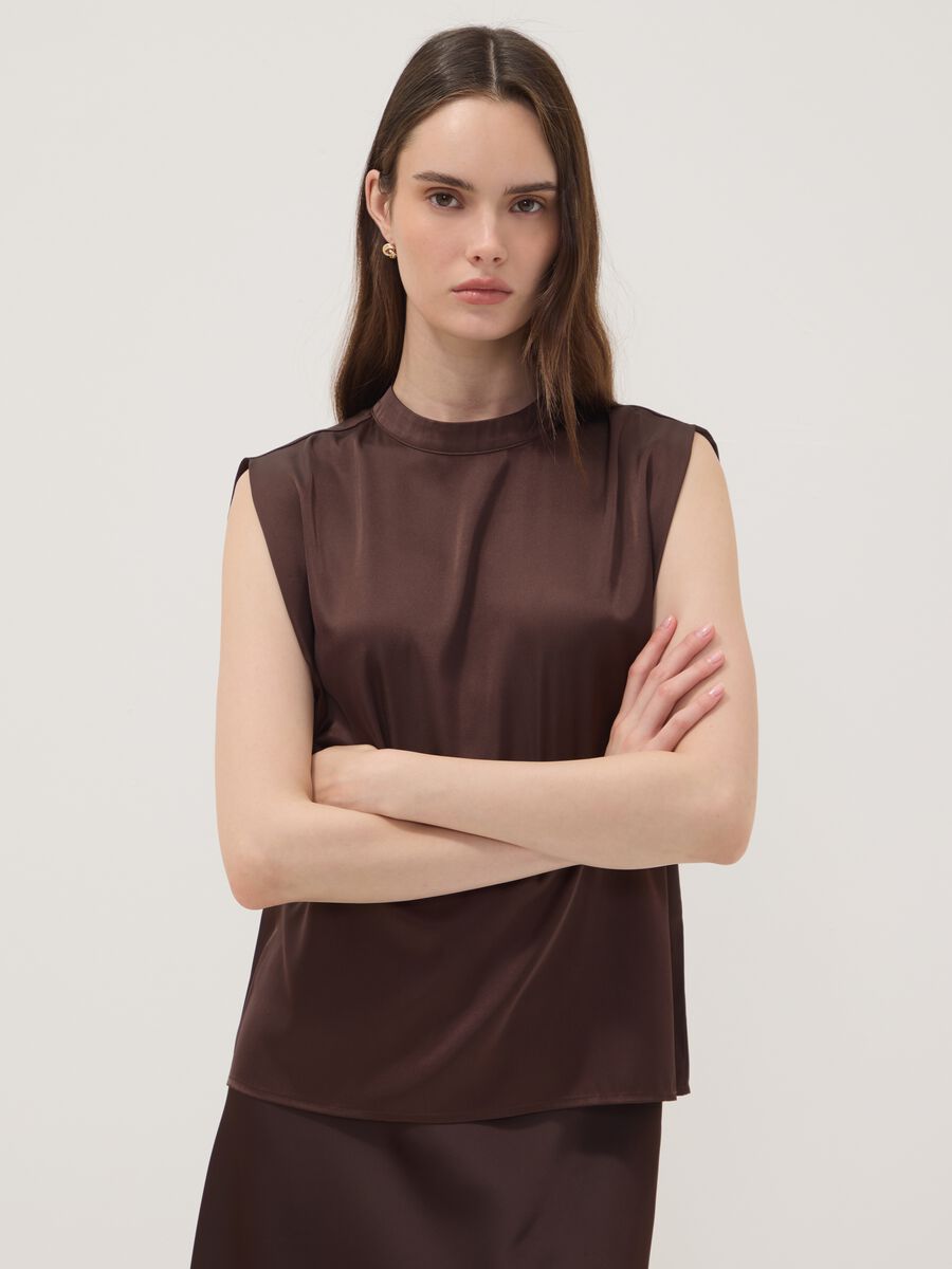 Brown sleeveless top in stretch fabric_1