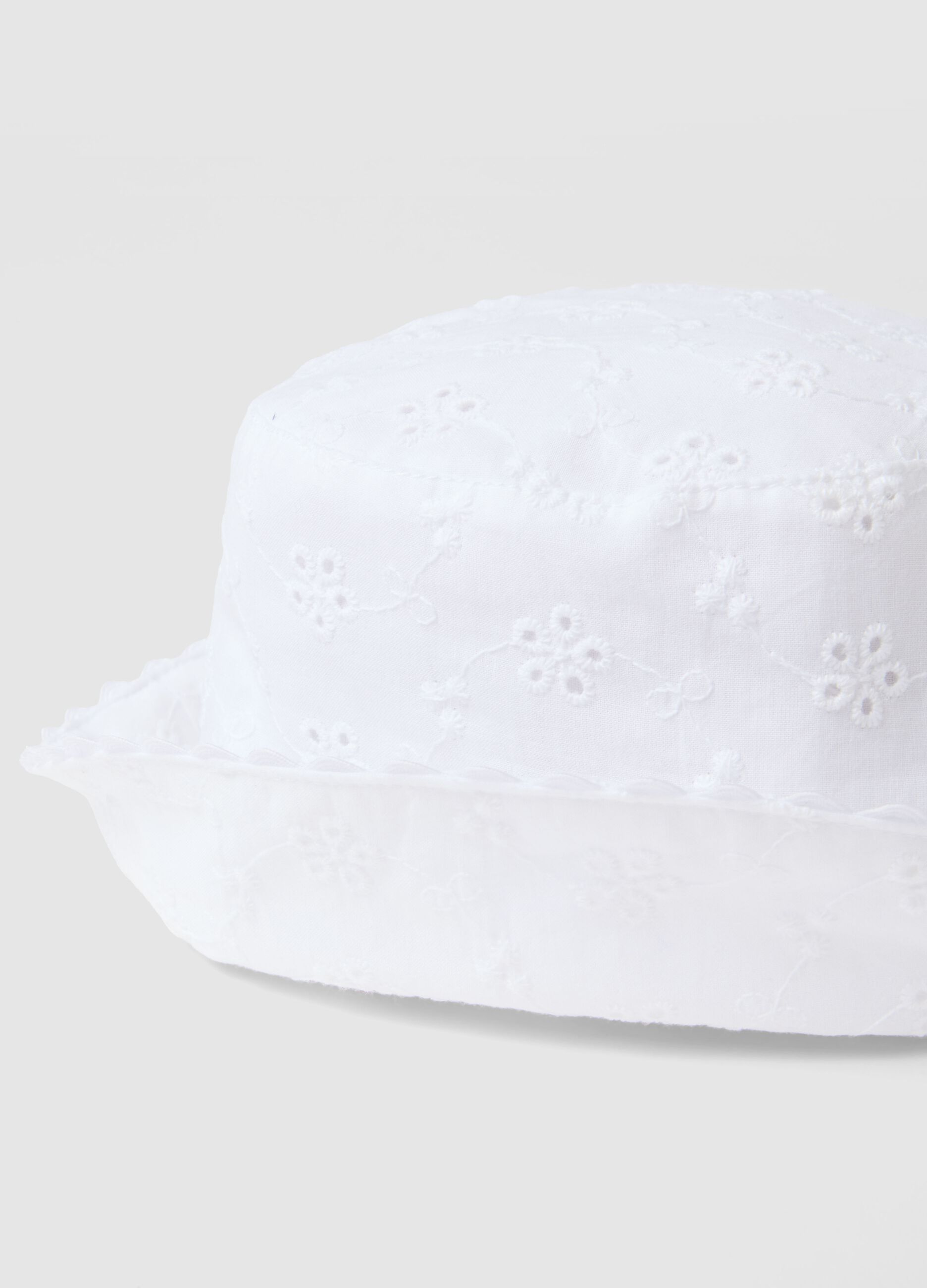White cotton bucket hat for girls with floral embroidery