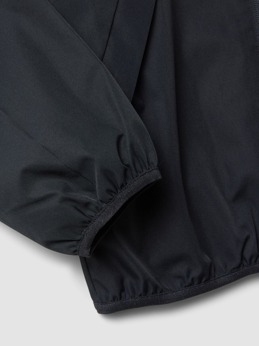 Black oversized rain jacket with hood and zip for boys_2