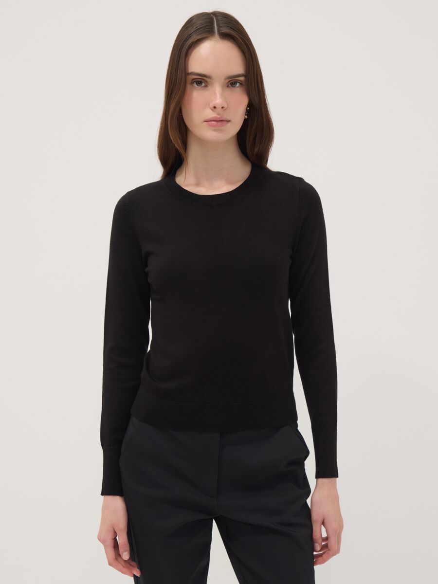 Black fitted sweater_1