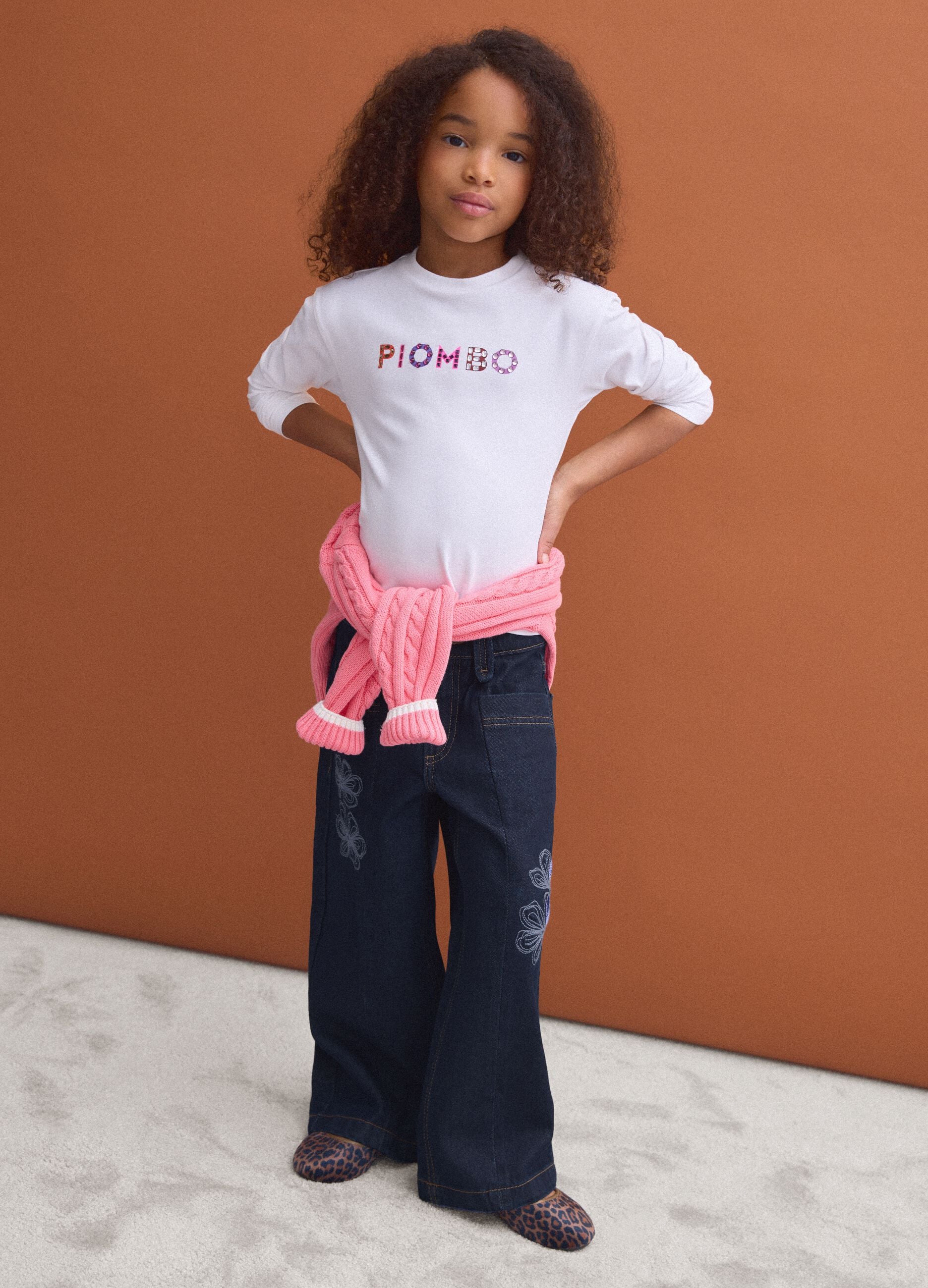 Blue straight-leg pure cotton jeans with floral embroidery for girls