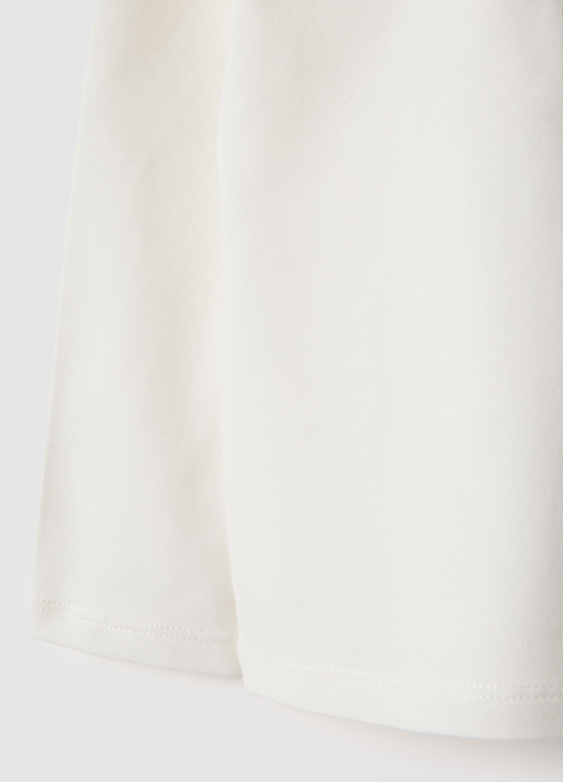 Girl's regular fit white cotton blend polo with lace collar