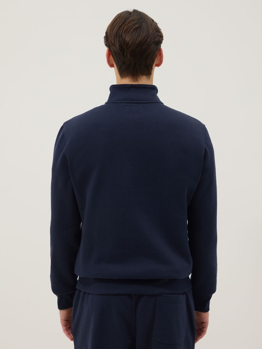Blue regular fit cotton blend sweatshirt with half zip_2