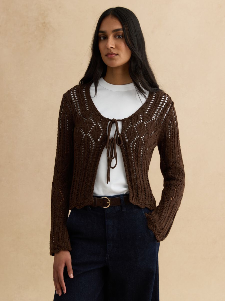 Cardigan traforato deep V in crochet di puro cotone marrone regular fit_0