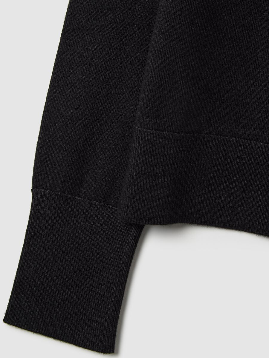 Black fitted sweater_5