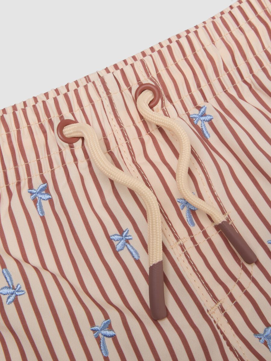 Brown striped boys&rsquo; swim boxer shorts with palm embroidery_2