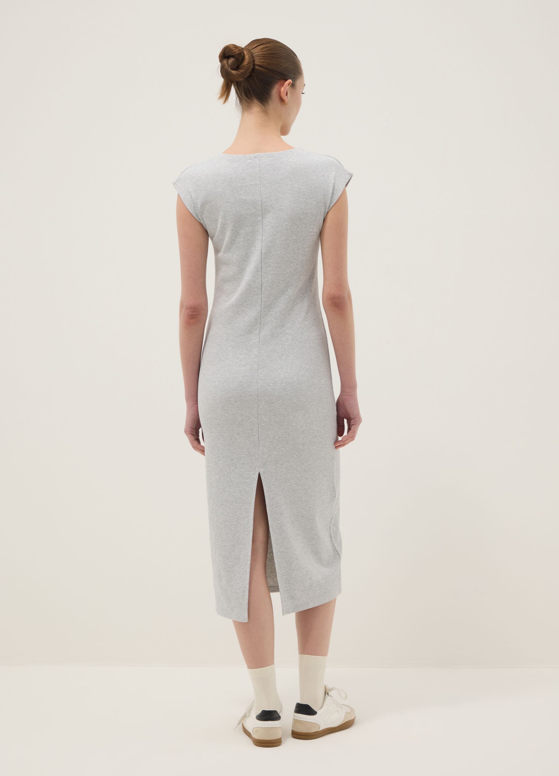 Grey sleeveless fitted dress in stretch cotton