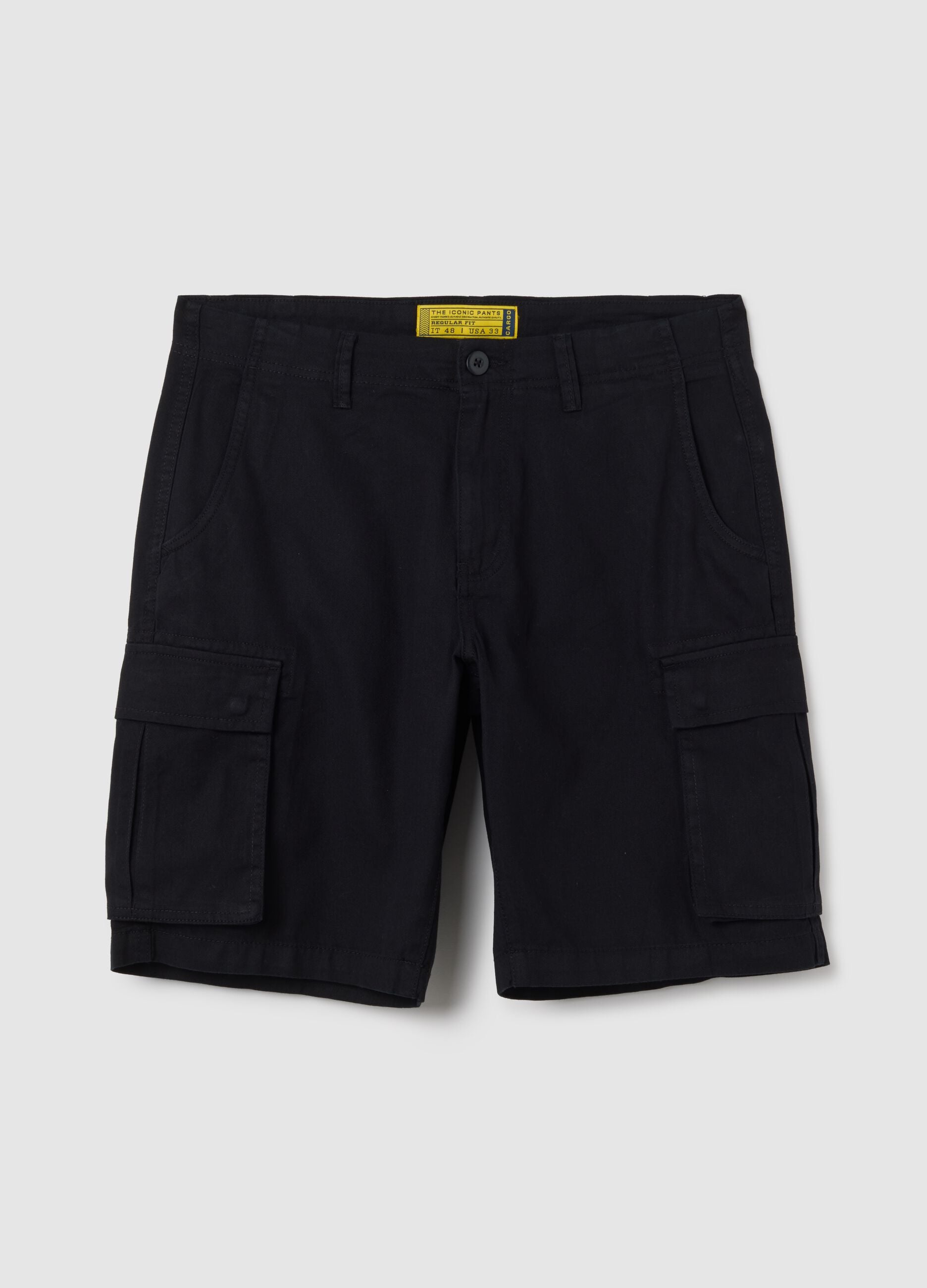 Men&rsquo;s black regular fit Bermuda shorts in 100% cotton